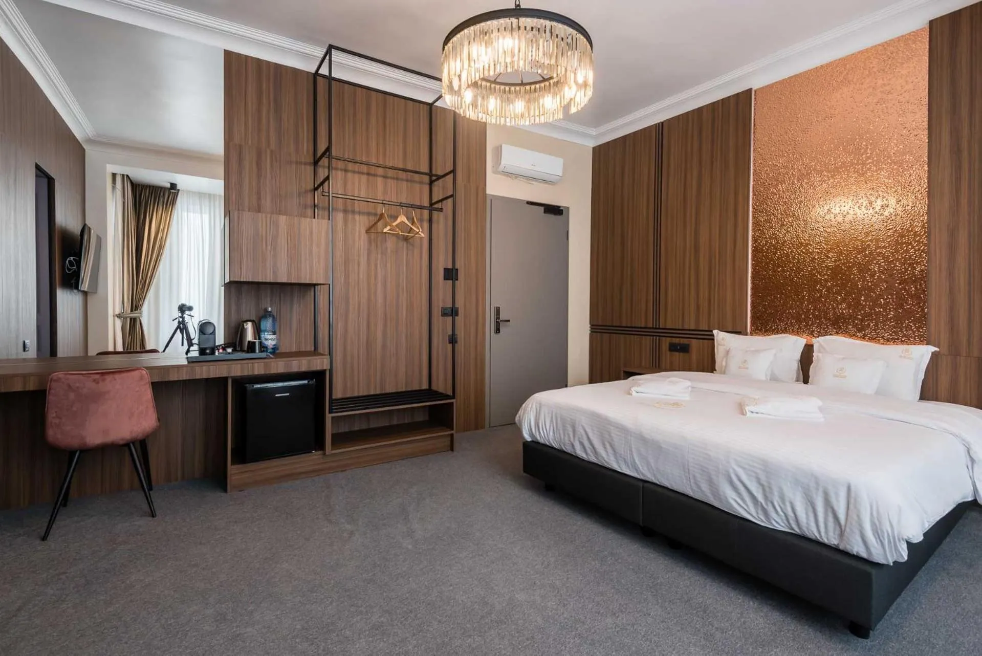 Bedroom, Bed in HIGHLINE DOWNTOWN ApartHotel OLDTOWN UNIRII SQUARE