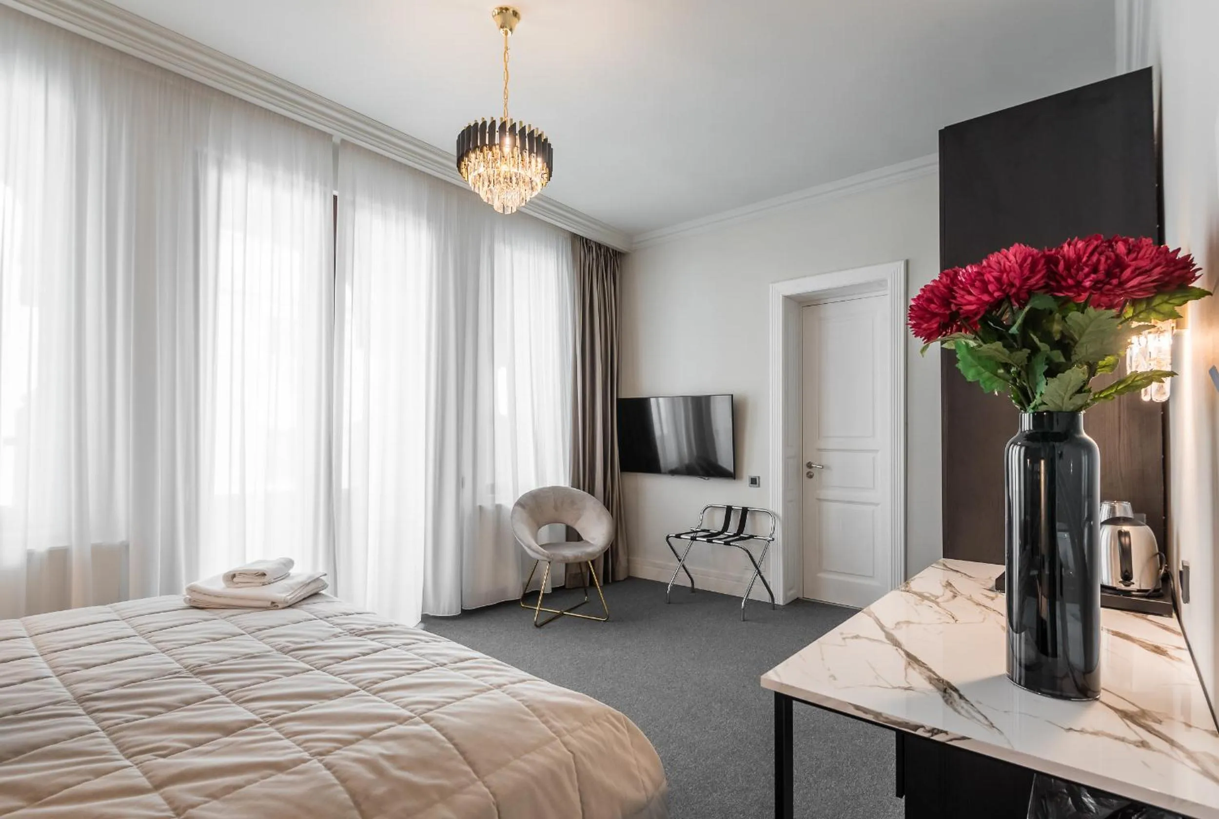 Bed in HIGHLINE DOWNTOWN ApartHotel OLDTOWN UNIRII SQUARE