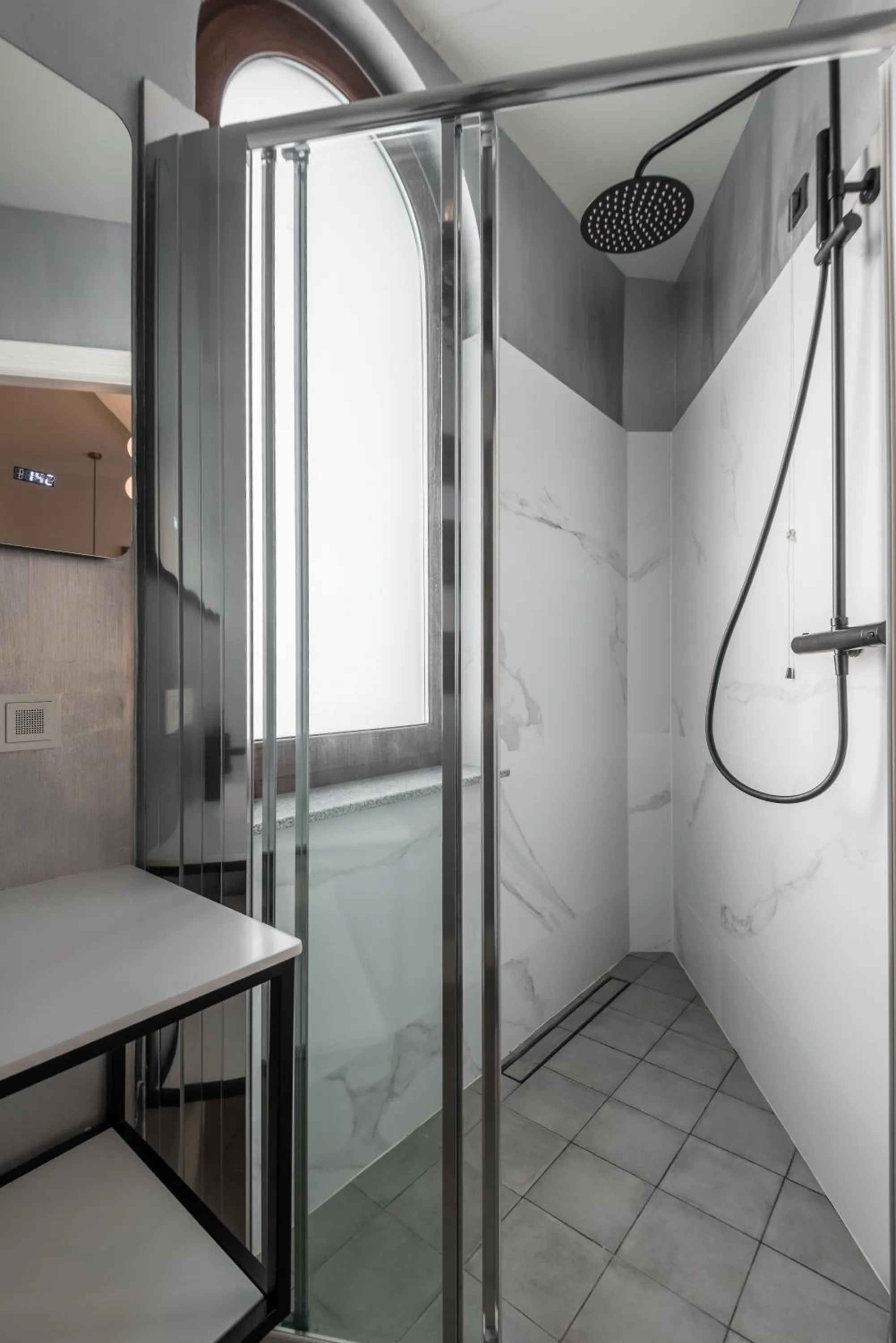 Shower in HIGHLINE DOWNTOWN ApartHotel OLDTOWN UNIRII SQUARE