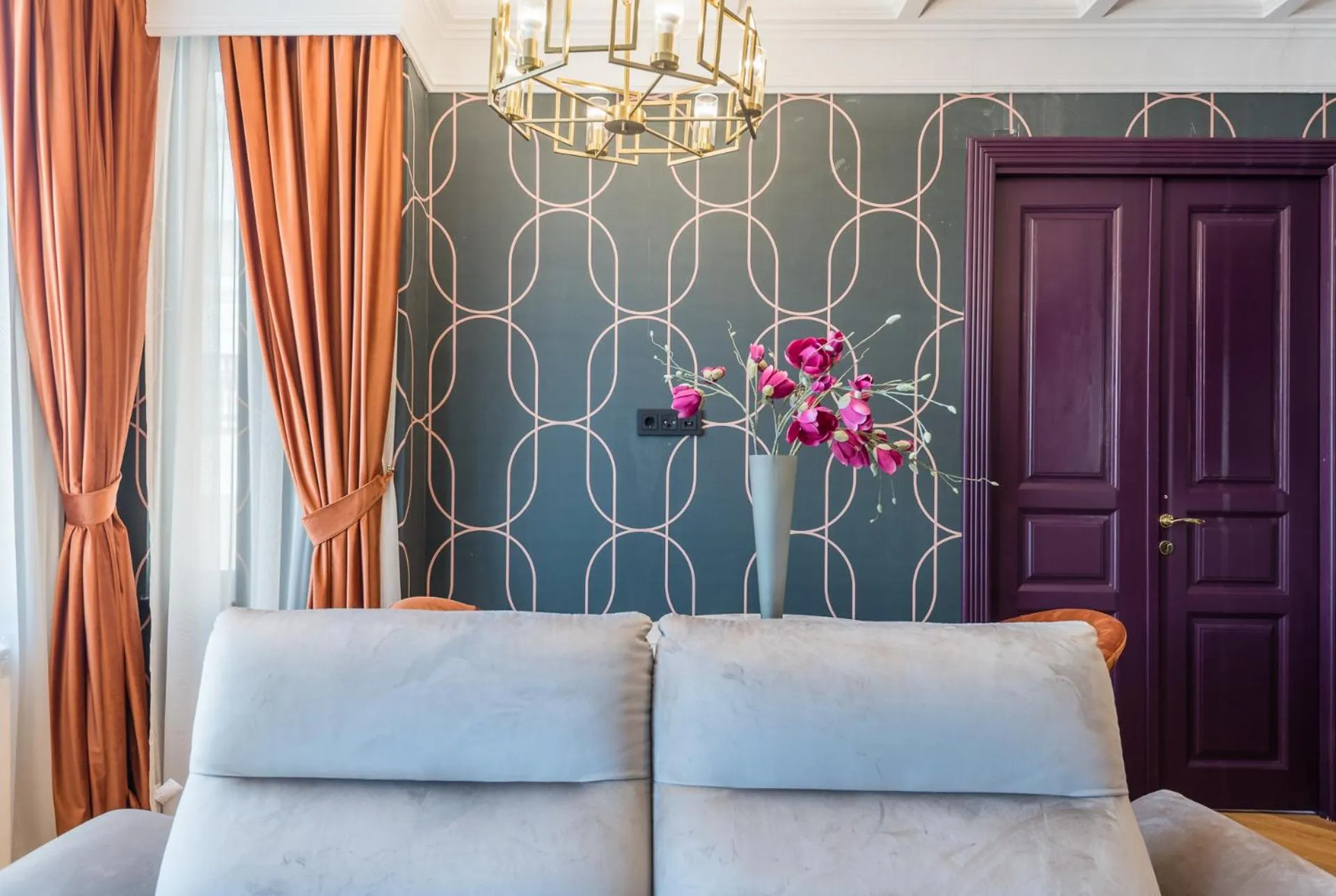 Living room, Bed in HIGHLINE DOWNTOWN ApartHotel OLDTOWN UNIRII SQUARE