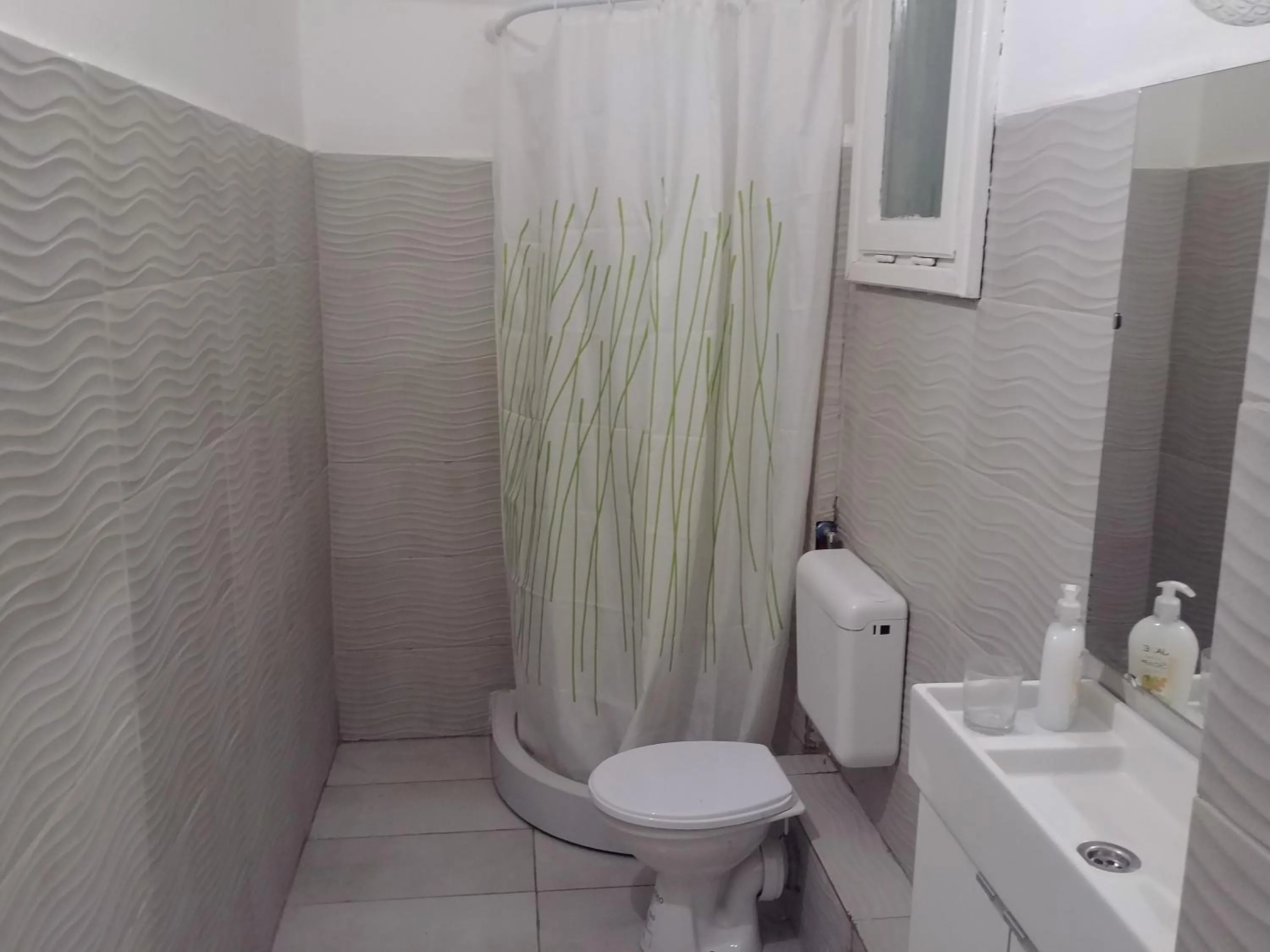 Shower in Sleepover City Center GuestRooms