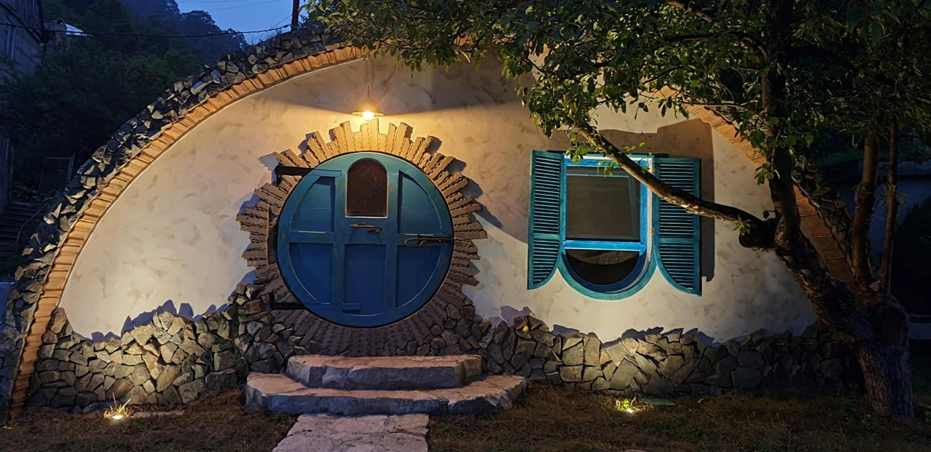 Facade/entrance in Cozy House