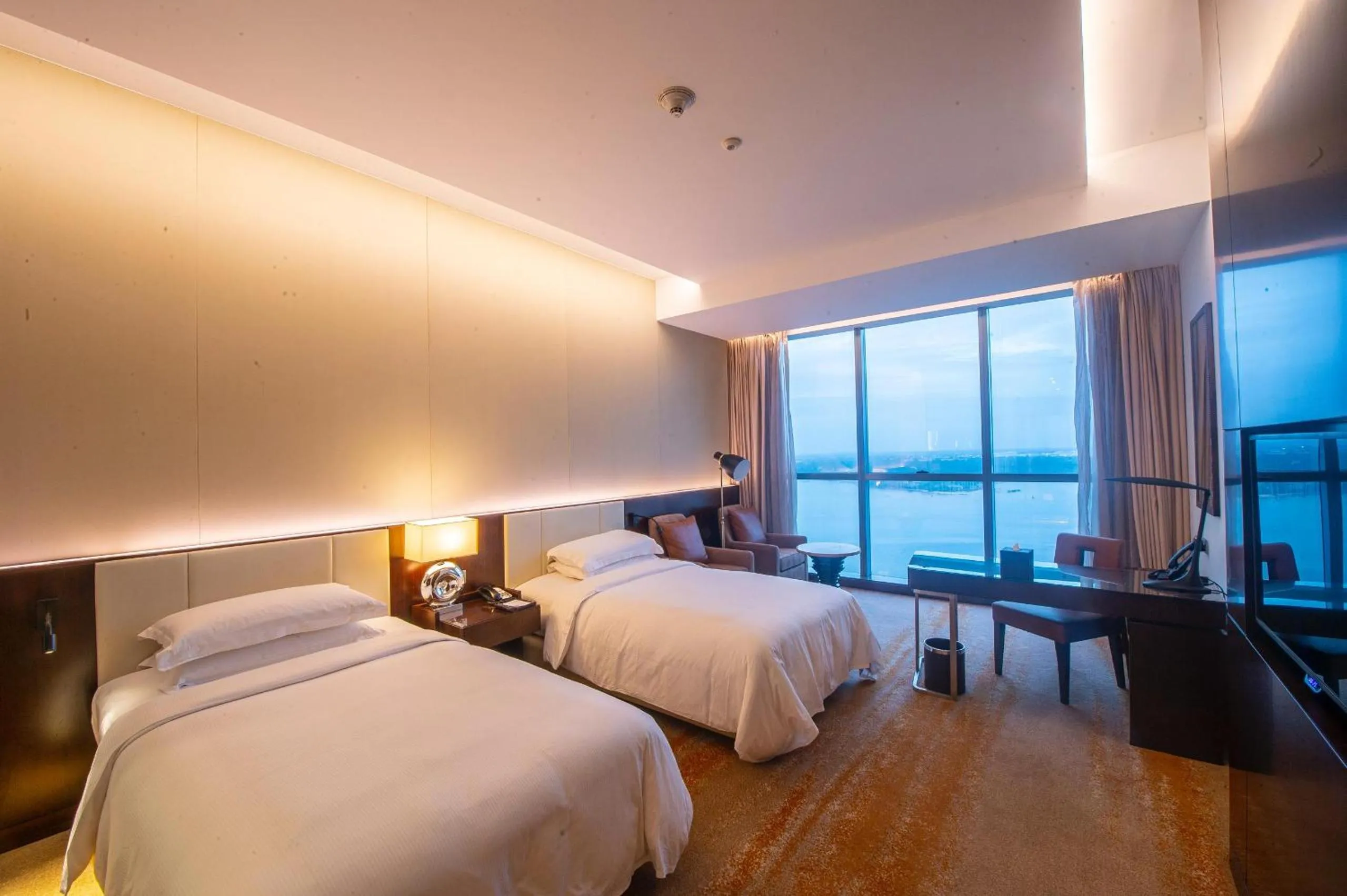 Sea view, Bed in Johari Rotana