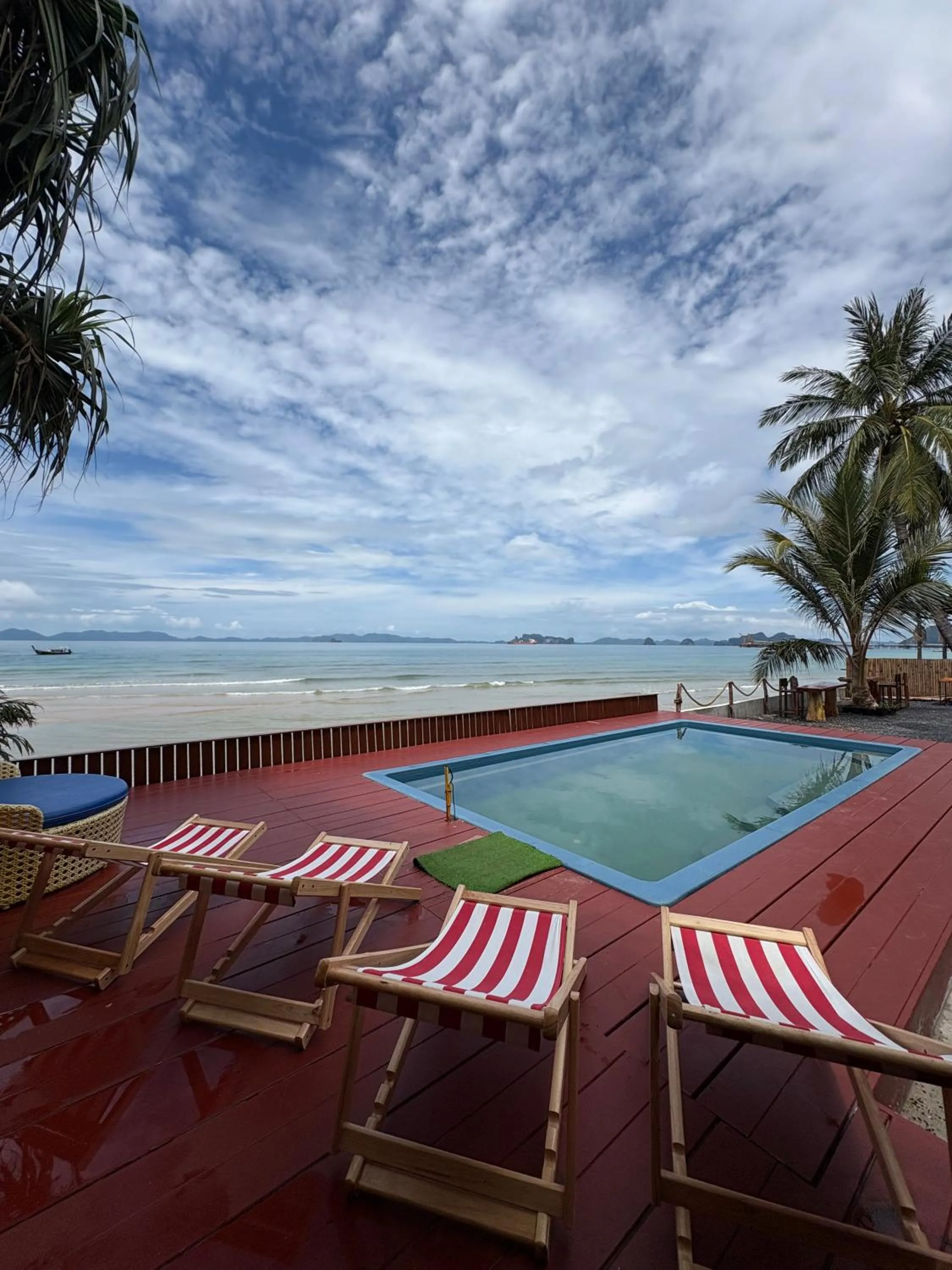 Swimming pool in Bliss Resort Krabi
