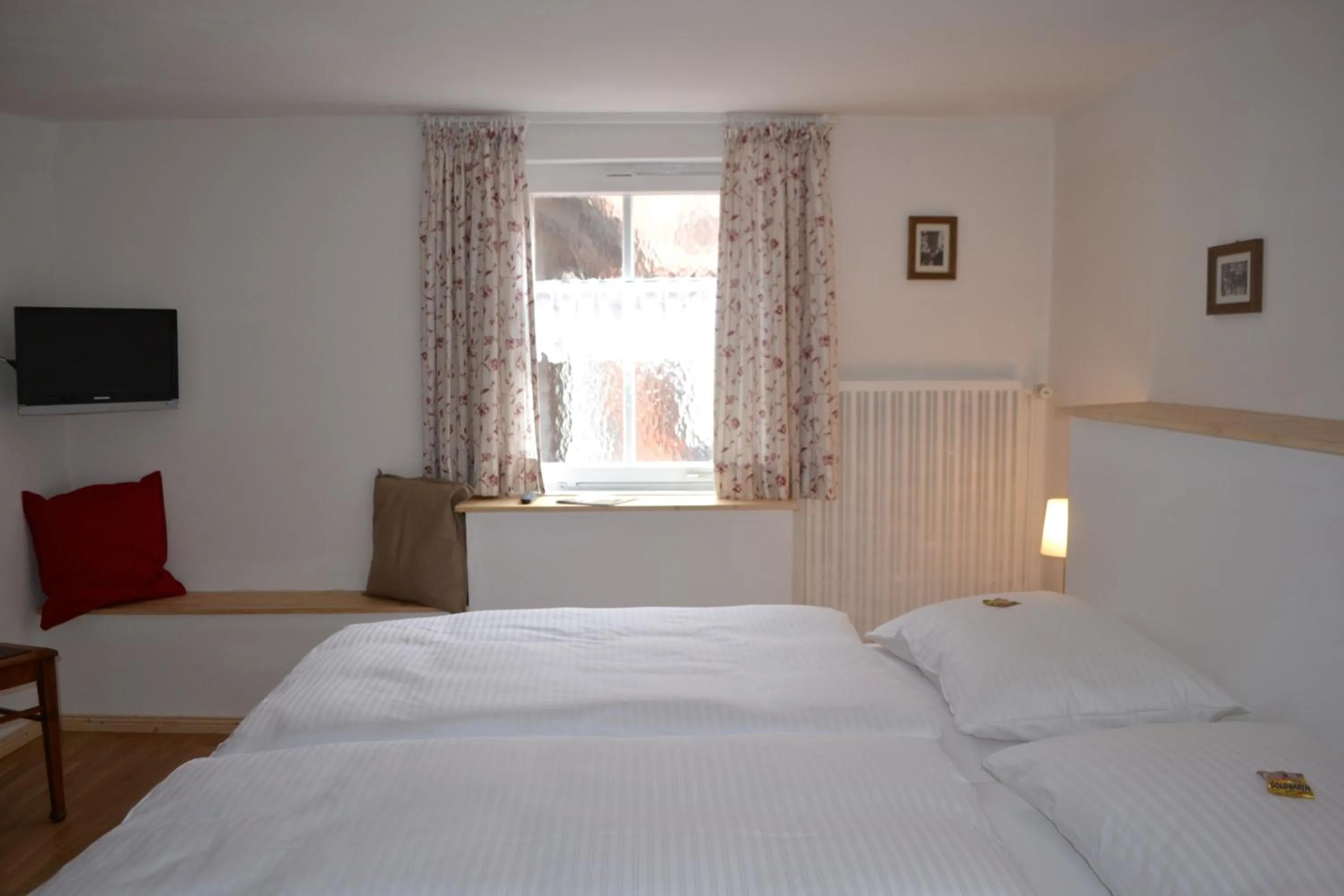 Photo of the whole room, Bed in Gästehaus Alter Keller