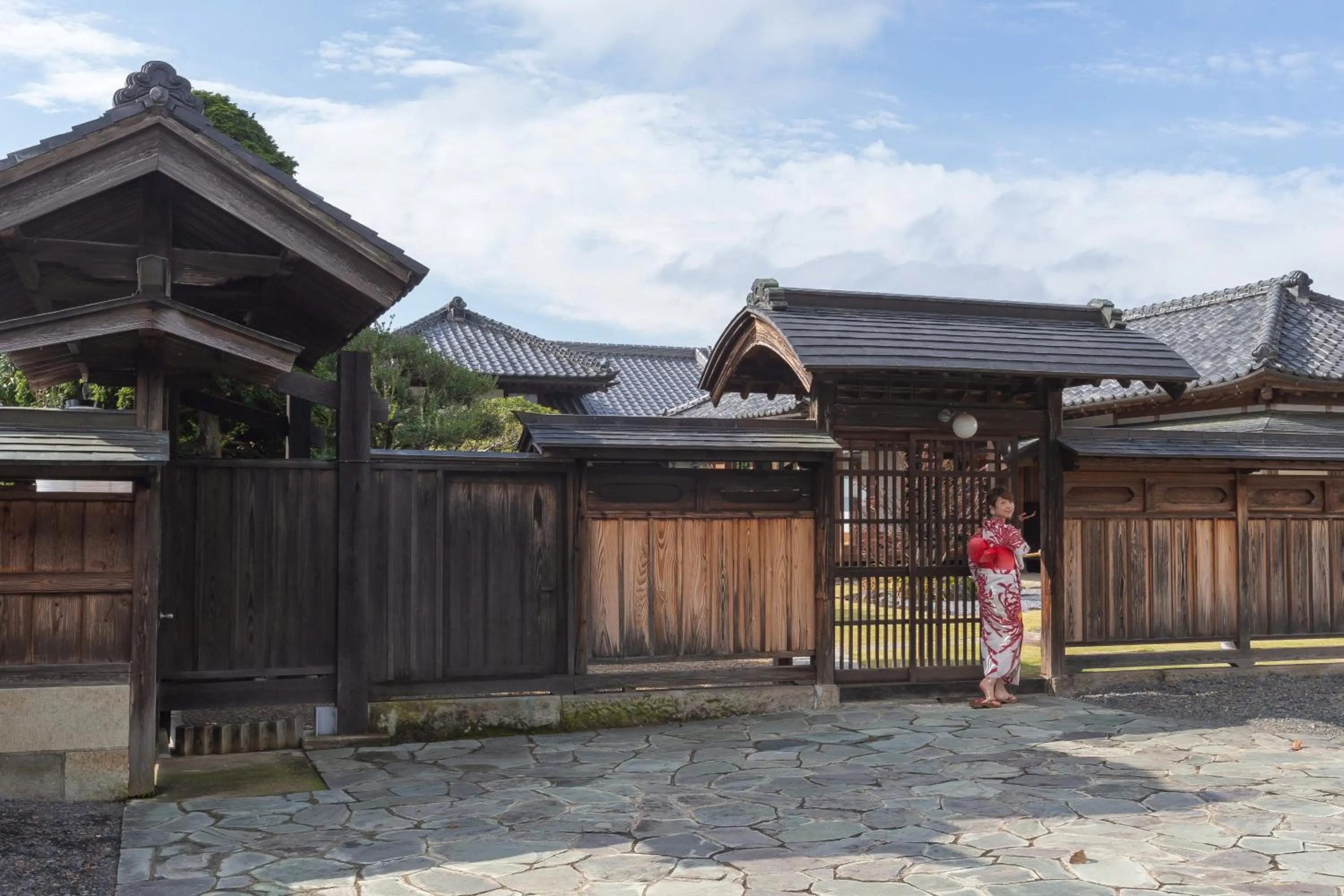 Property building in Iizukatei