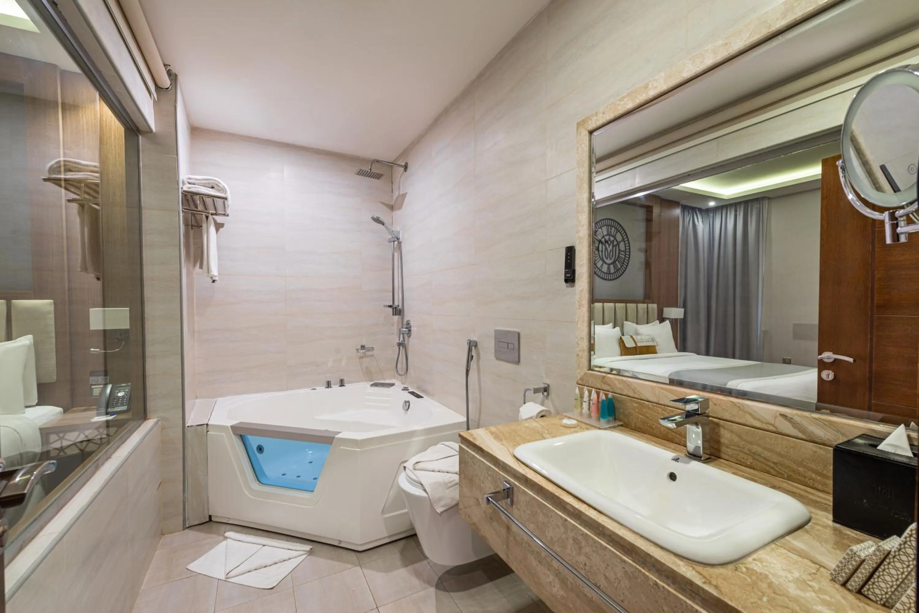 Crown Rose Al Sahafa Hotel