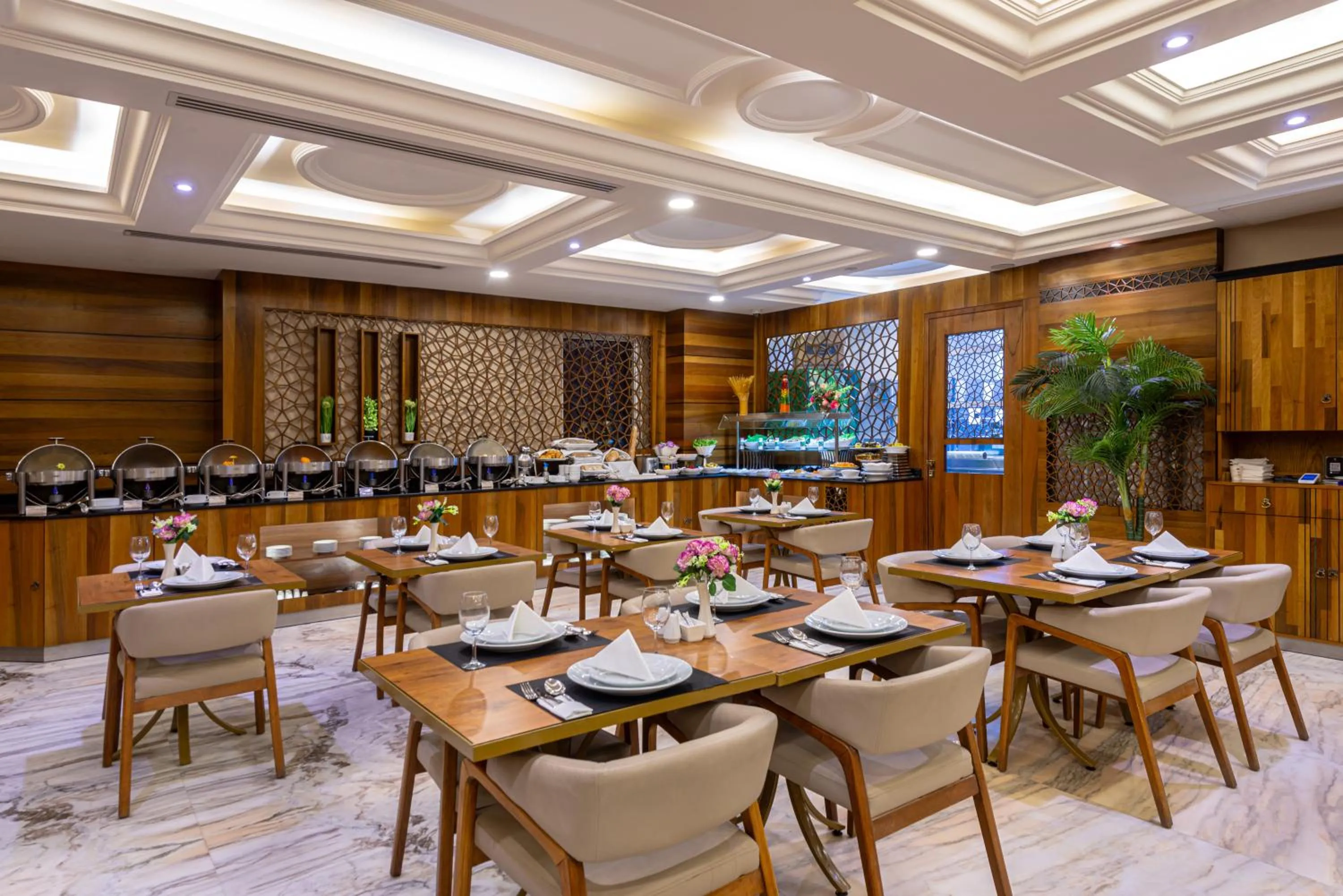 Crown Rose Al Sahafa Hotel