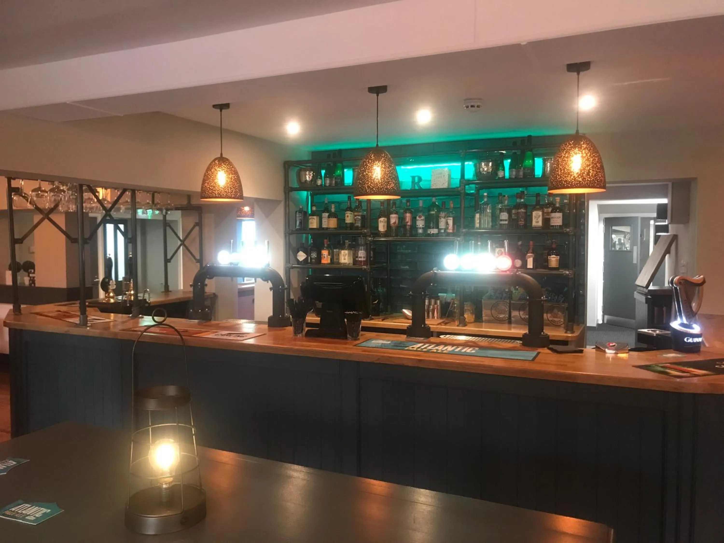 Lounge or bar in The Reubens