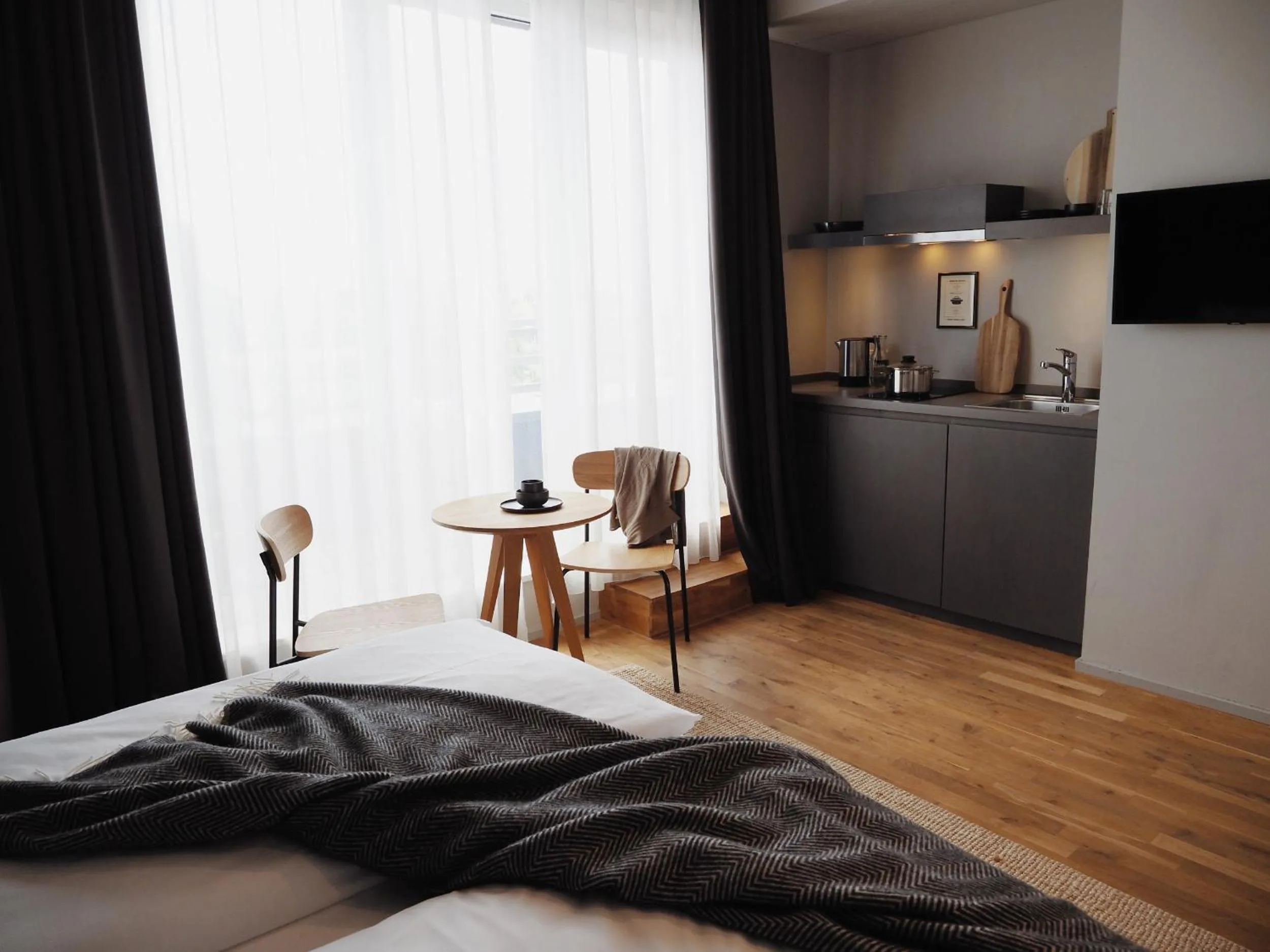 Photo of the whole room, Bed in Bold Hotel München Giesing