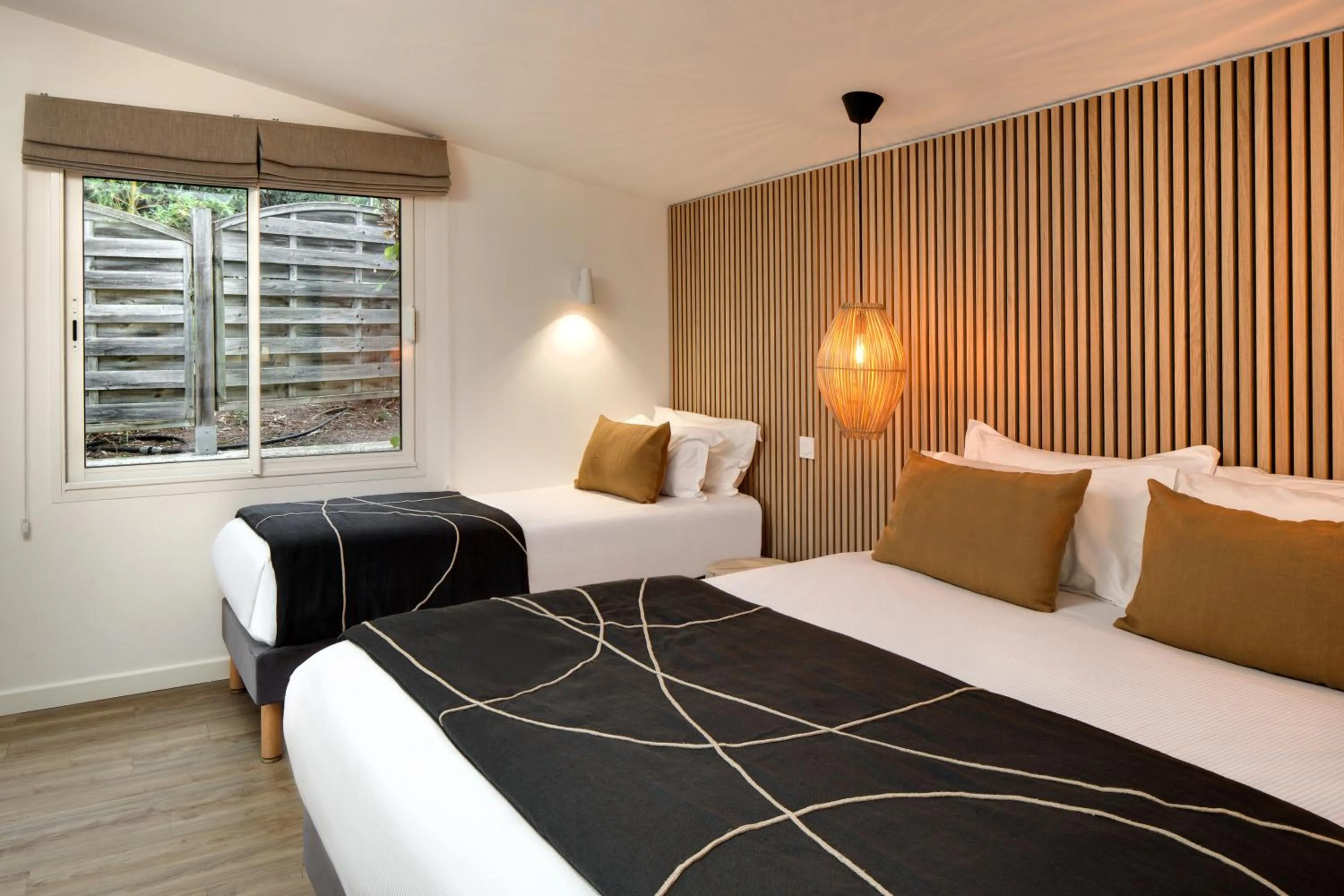 Bedroom, Bed in Hôtel & Spa Les Mouettes