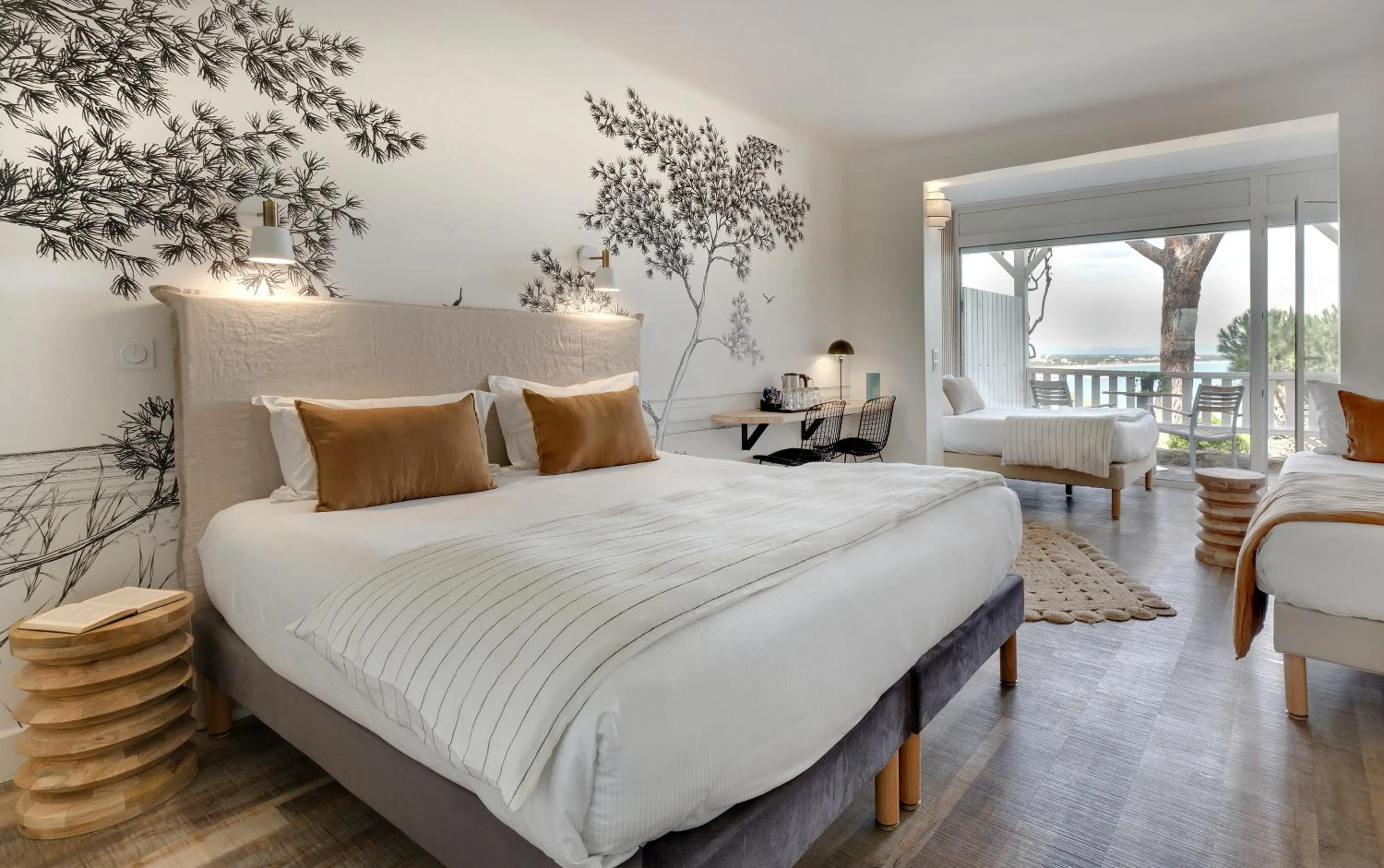 Photo of the whole room, Bed in Hôtel & Spa Les Mouettes