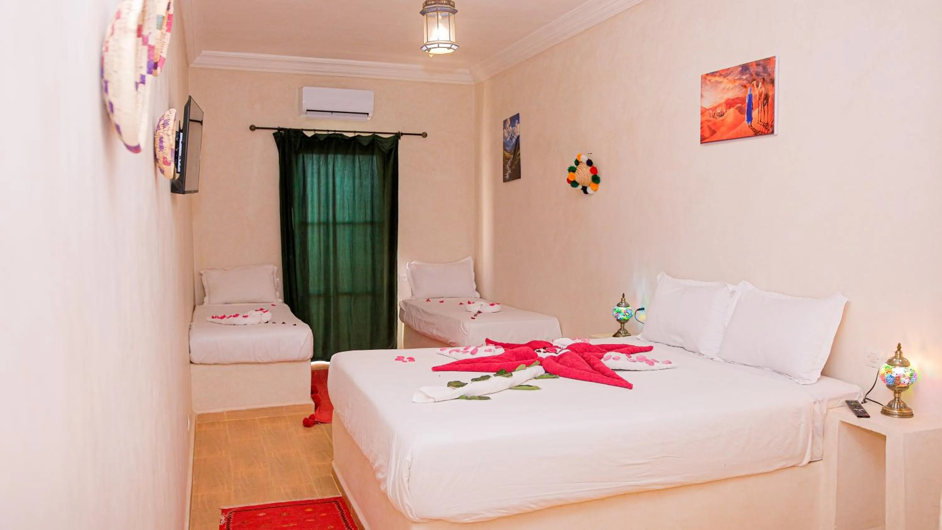 Bed in Les Jardins d Amizmiz 6 piscines