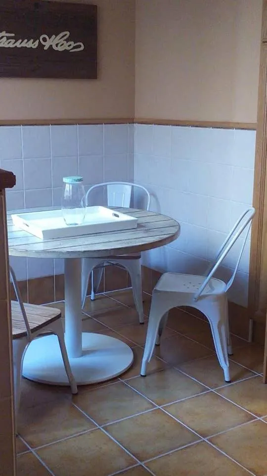 Dining area in Martin Gamero Apartments