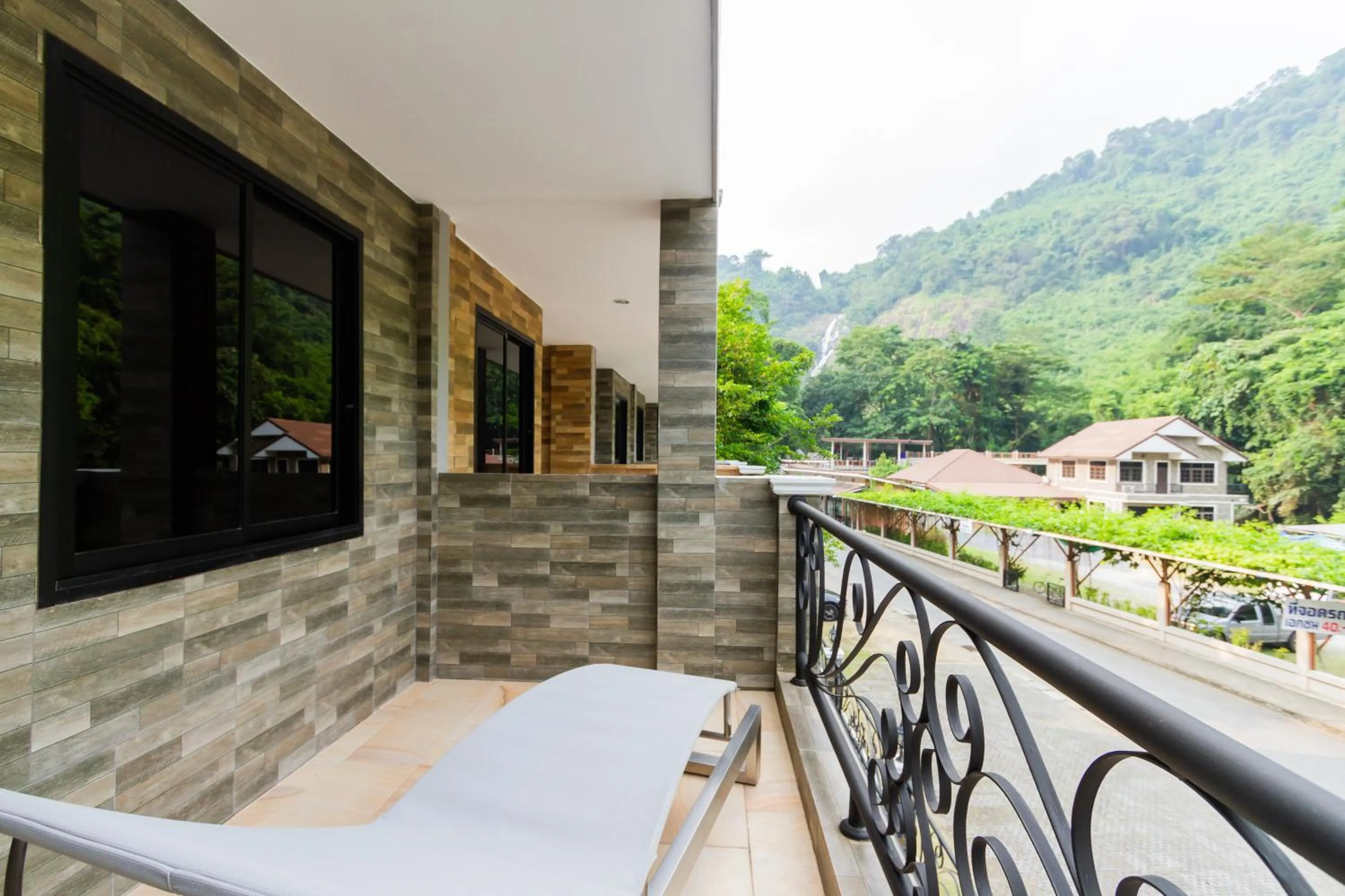 Namtok Sarika Resotel