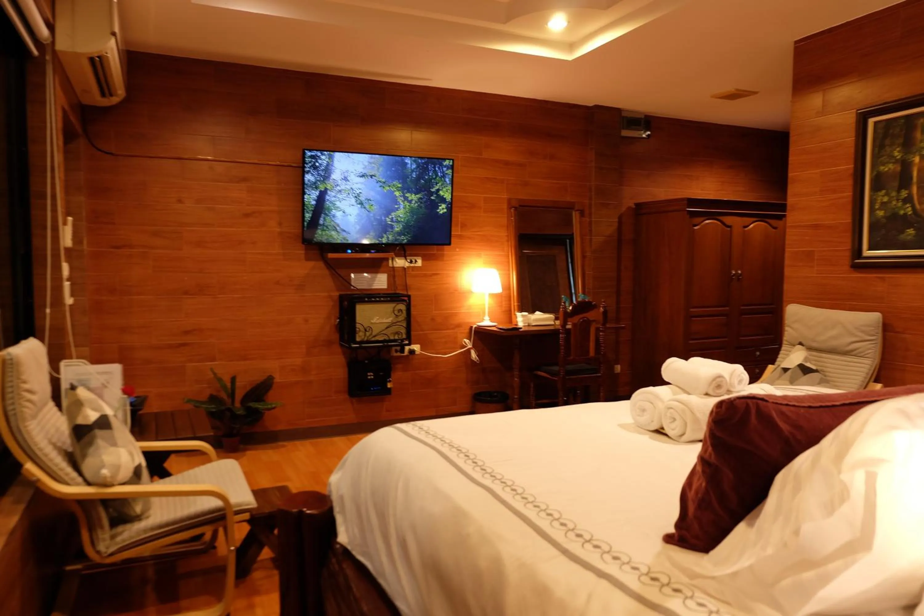 Bed in Namtok Sarika Resotel