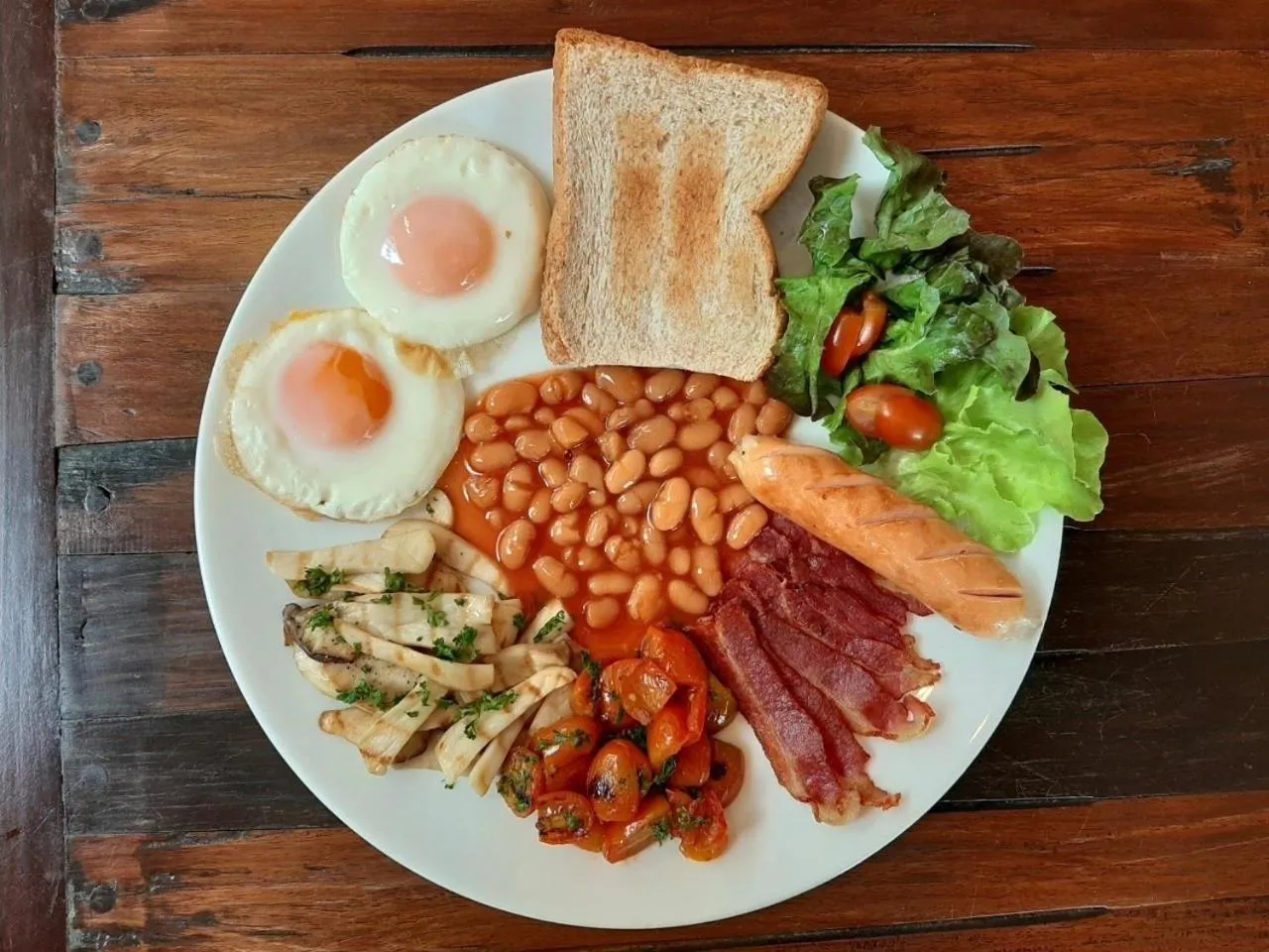 Food and drinks in Namtok Sarika Resotel