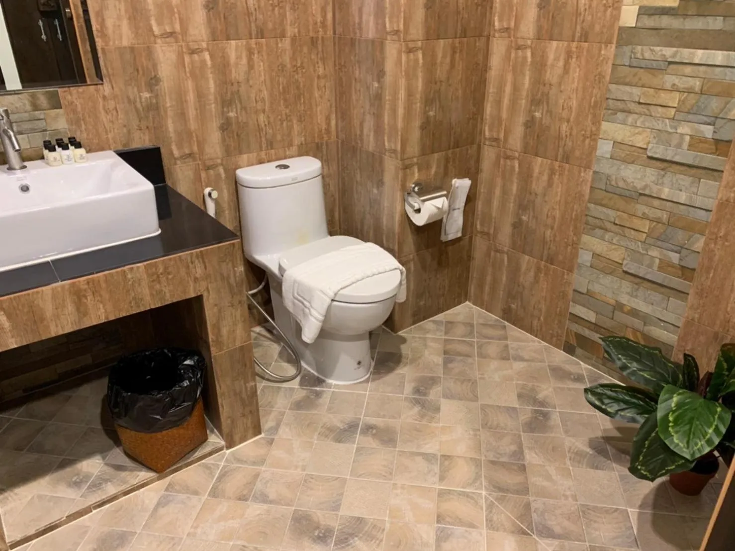 Namtok Sarika Resotel