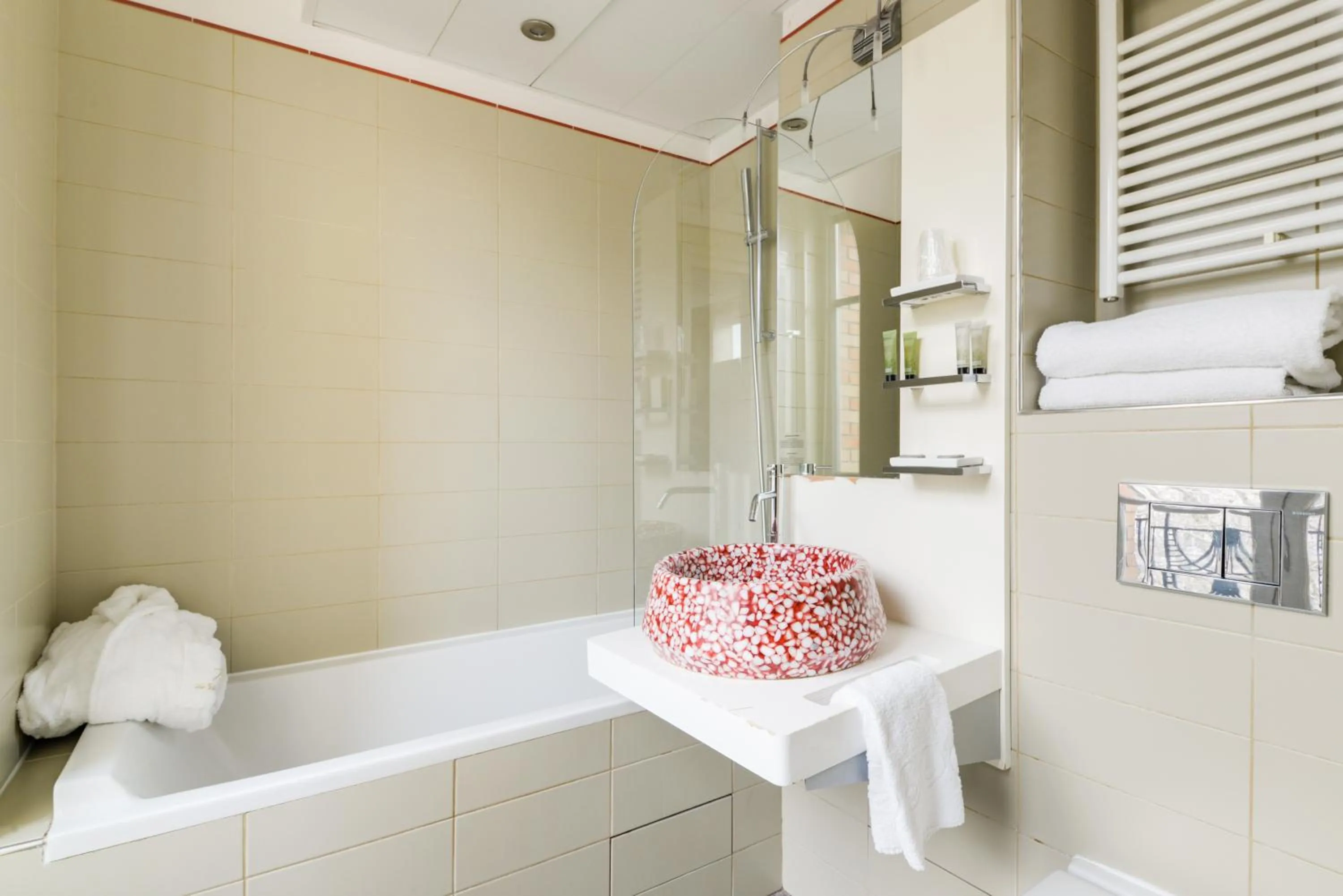 Bathroom in Pavillon Nation