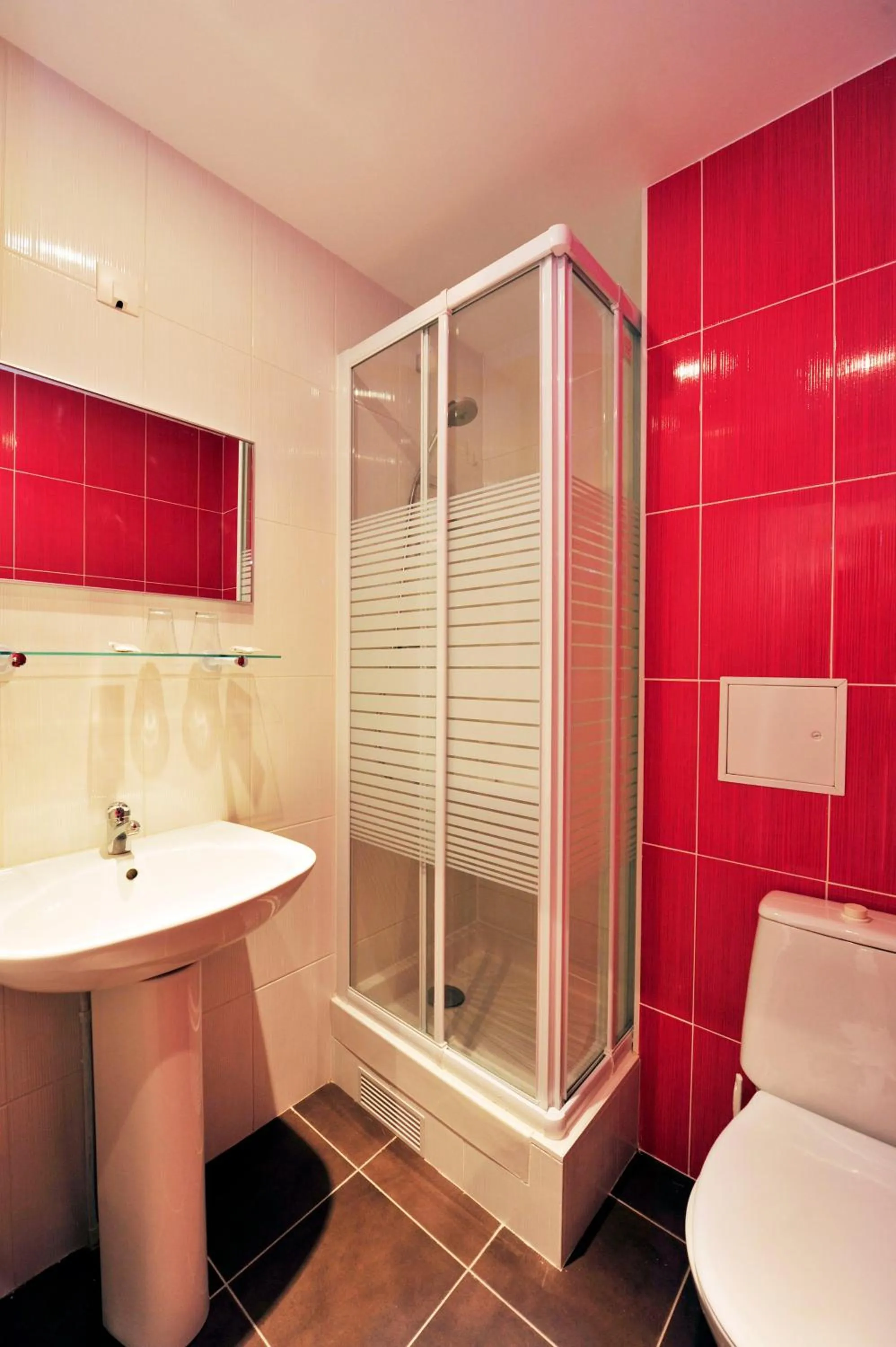 Bathroom in Le Victor Hugo