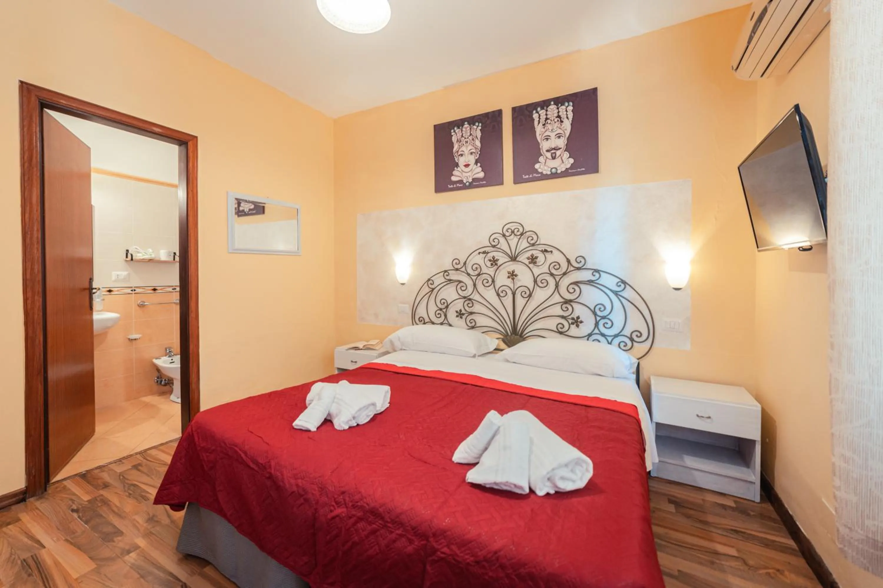 Bed in Taormina Garden Hotel