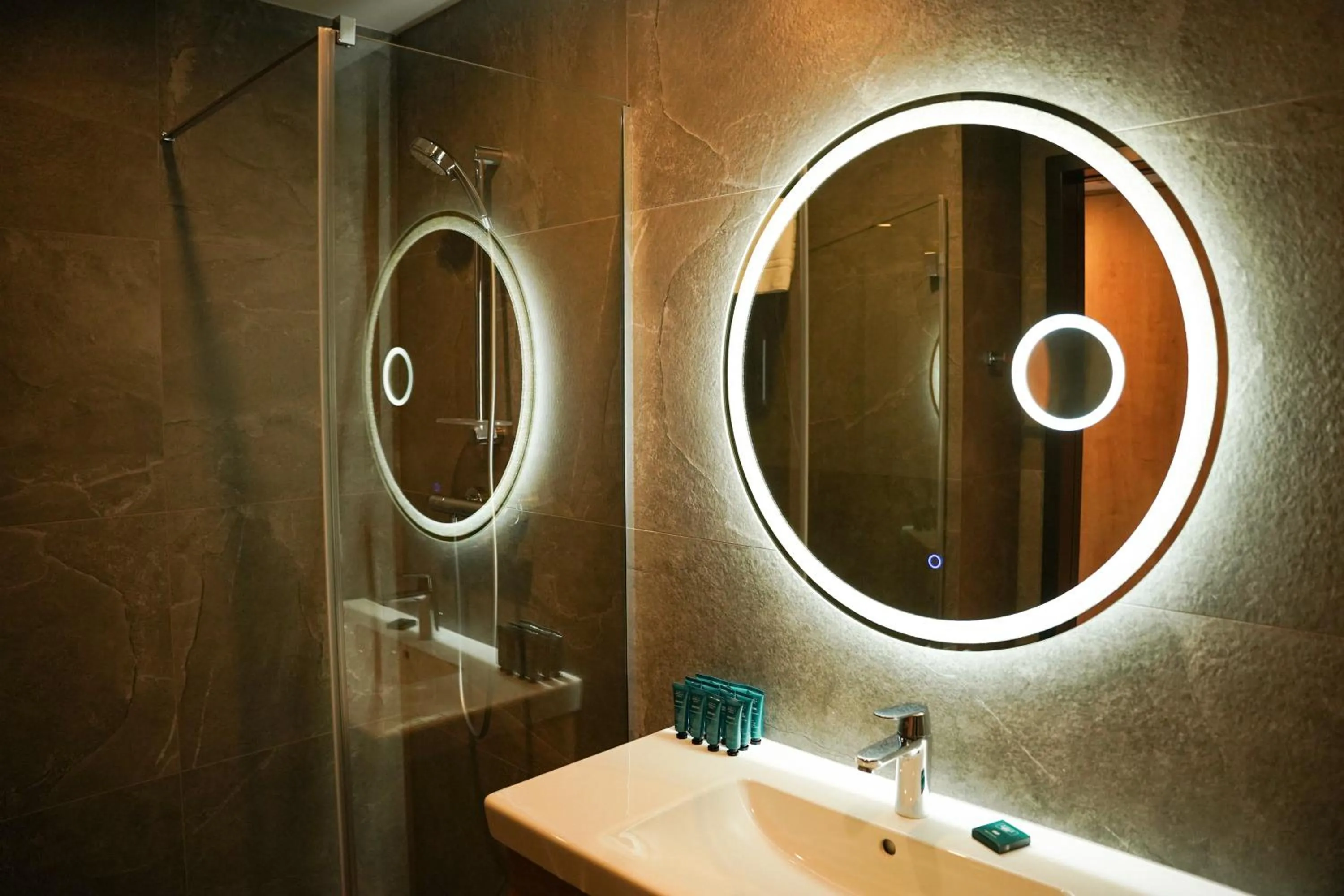 Shower in Hotel Mazurski Raj