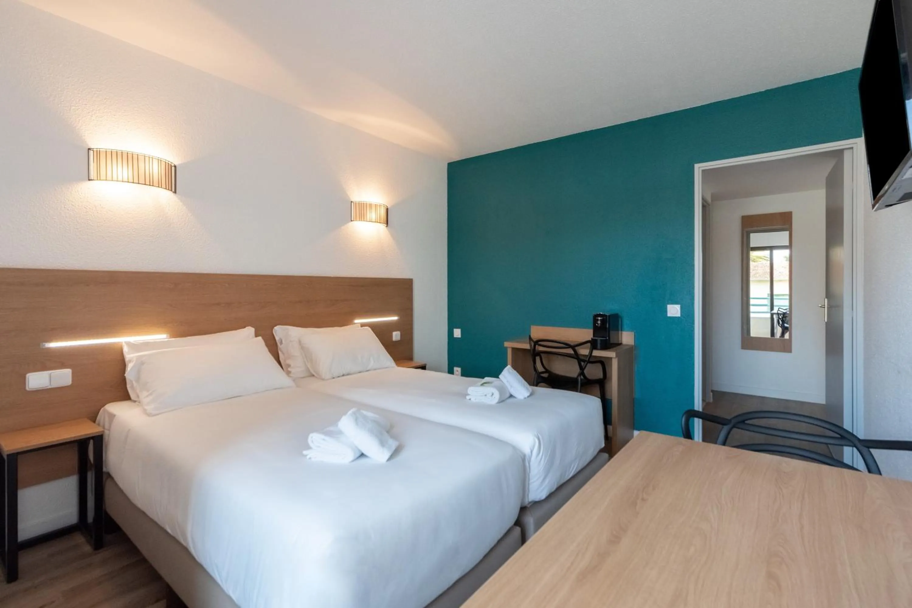 Photo of the whole room, Bed in Residhotel Les Coralynes