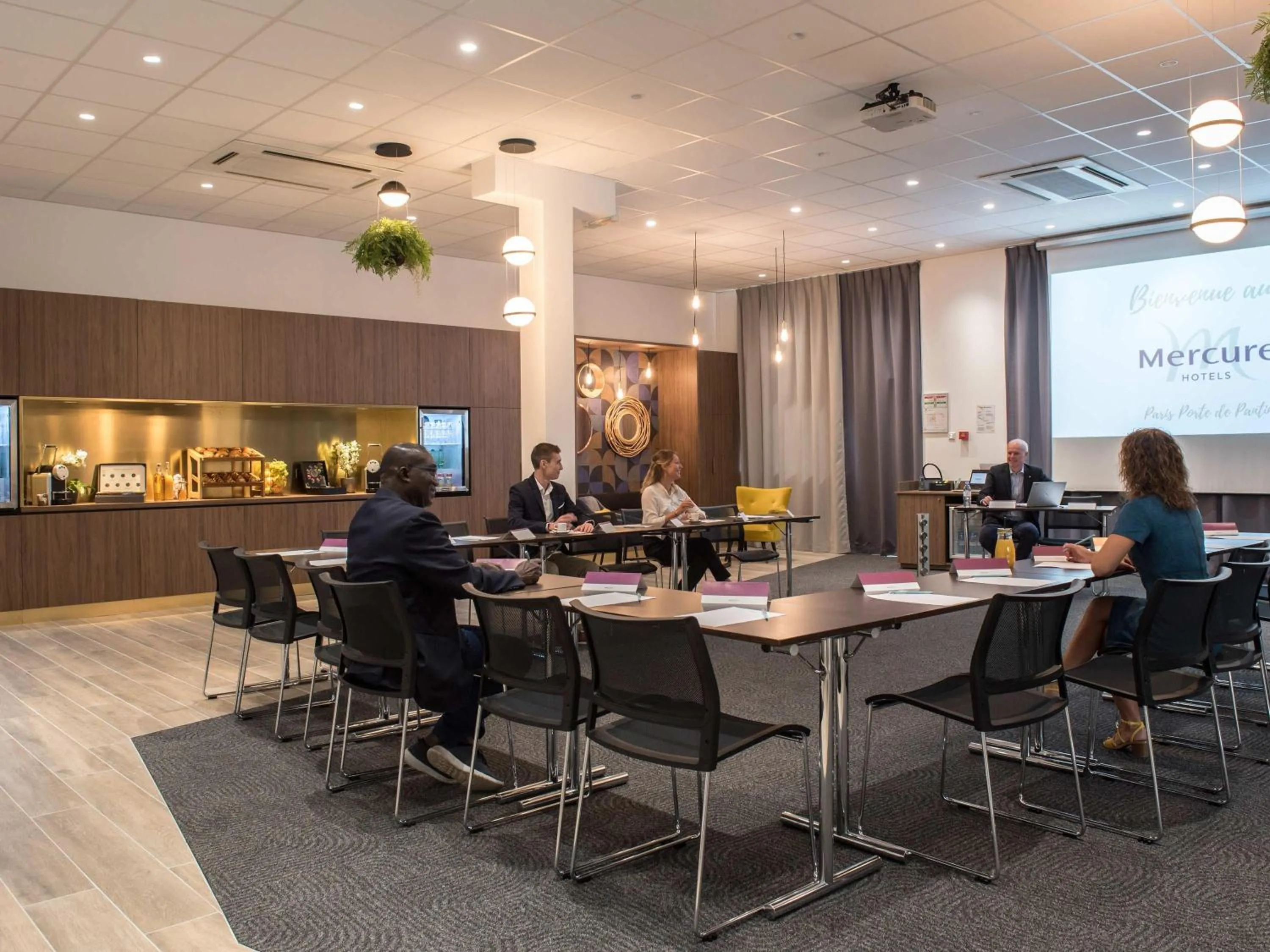 Meeting/conference room in Mercure Paris Porte de Pantin