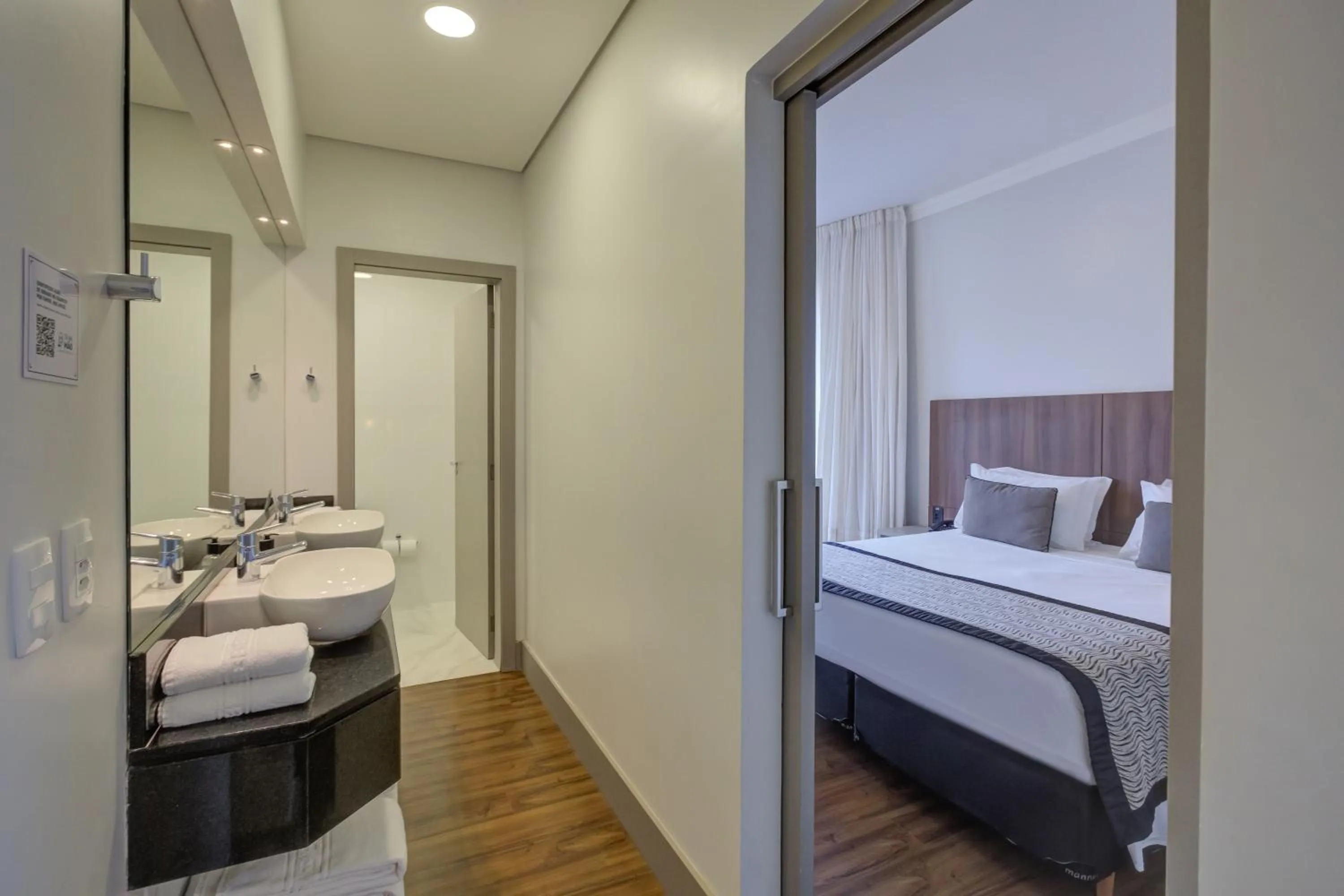 Bathroom, Bed in Slaviero Blumenau