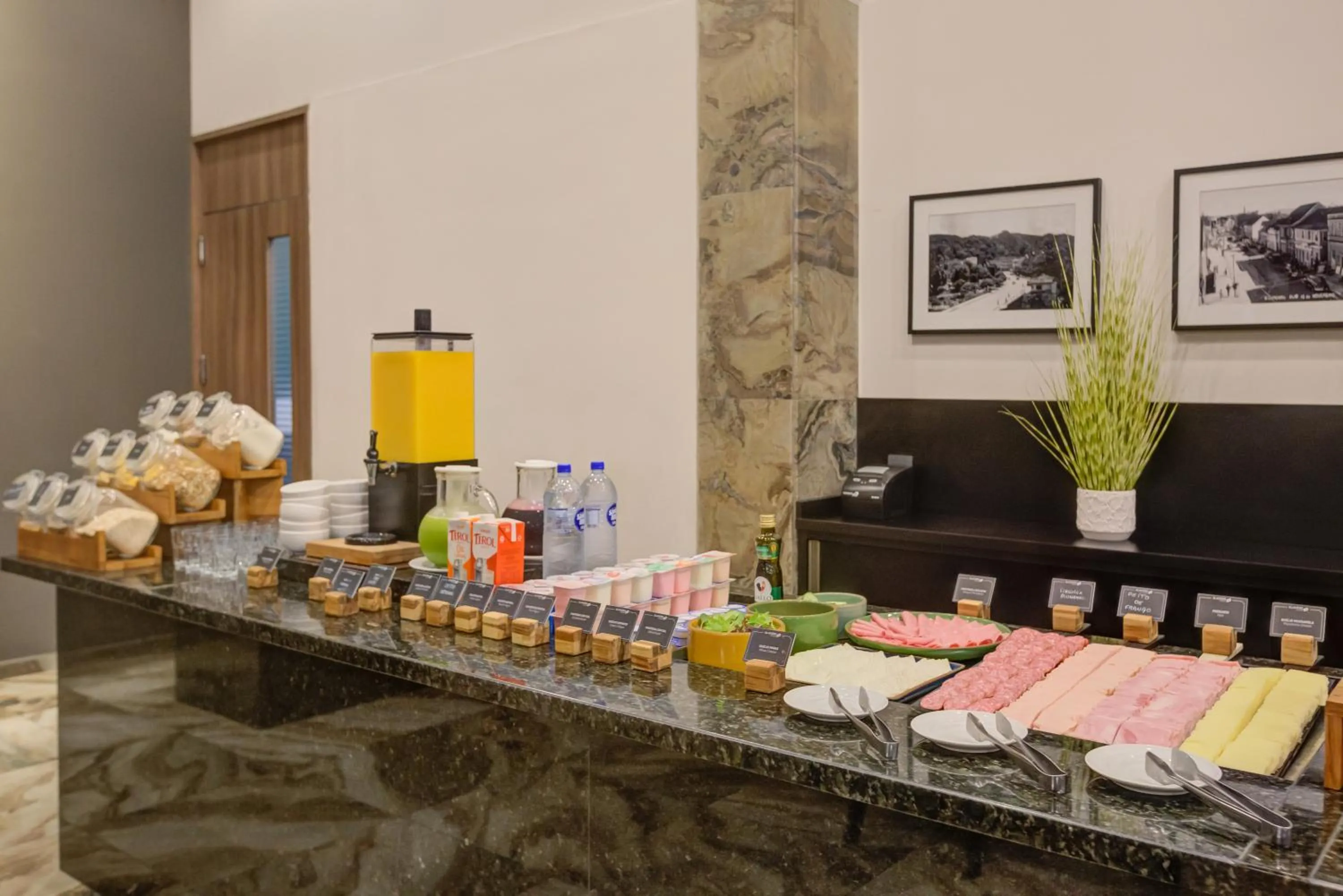 Buffet breakfast in Slaviero Blumenau