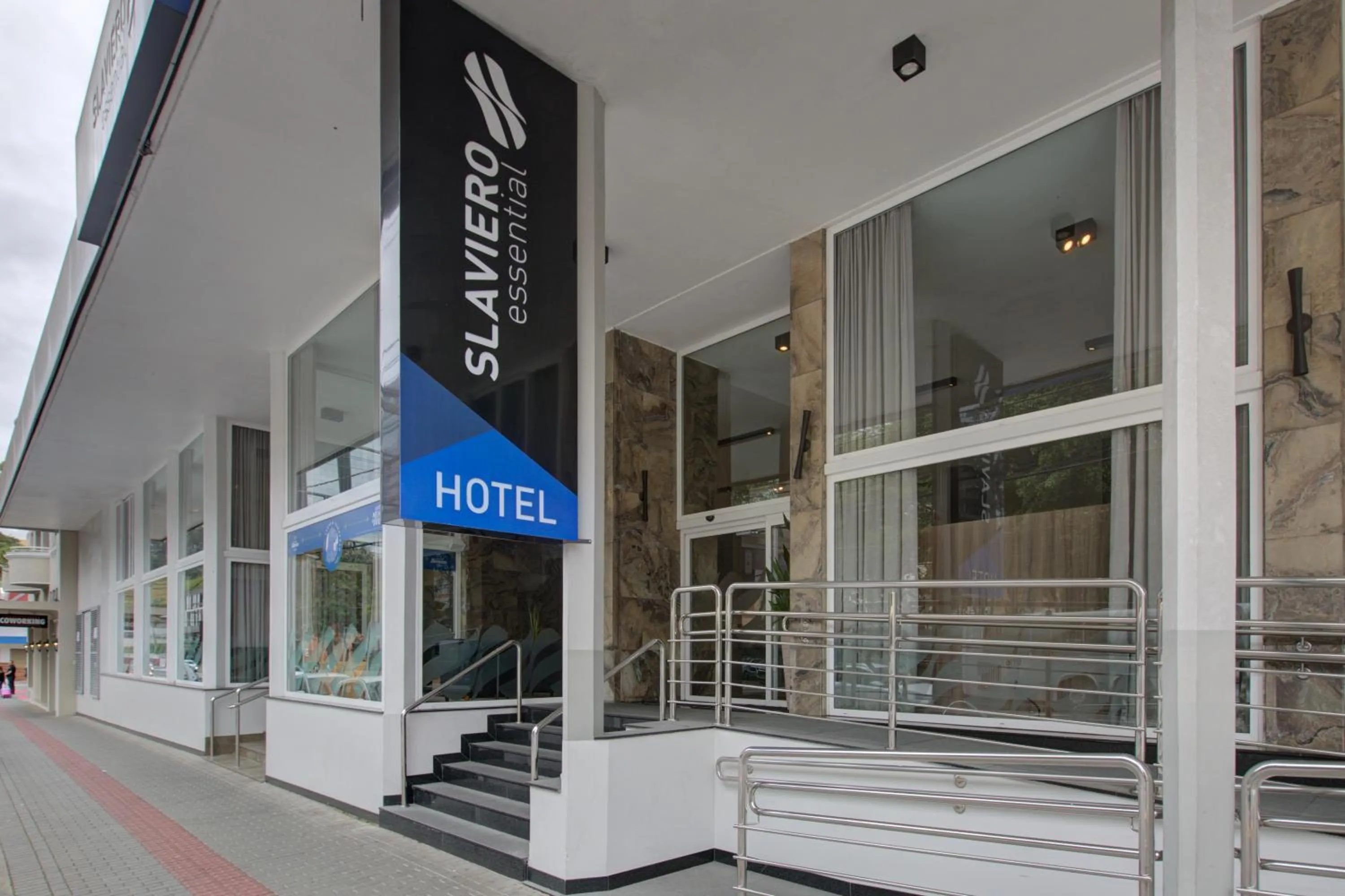 Facade/entrance in Slaviero Blumenau