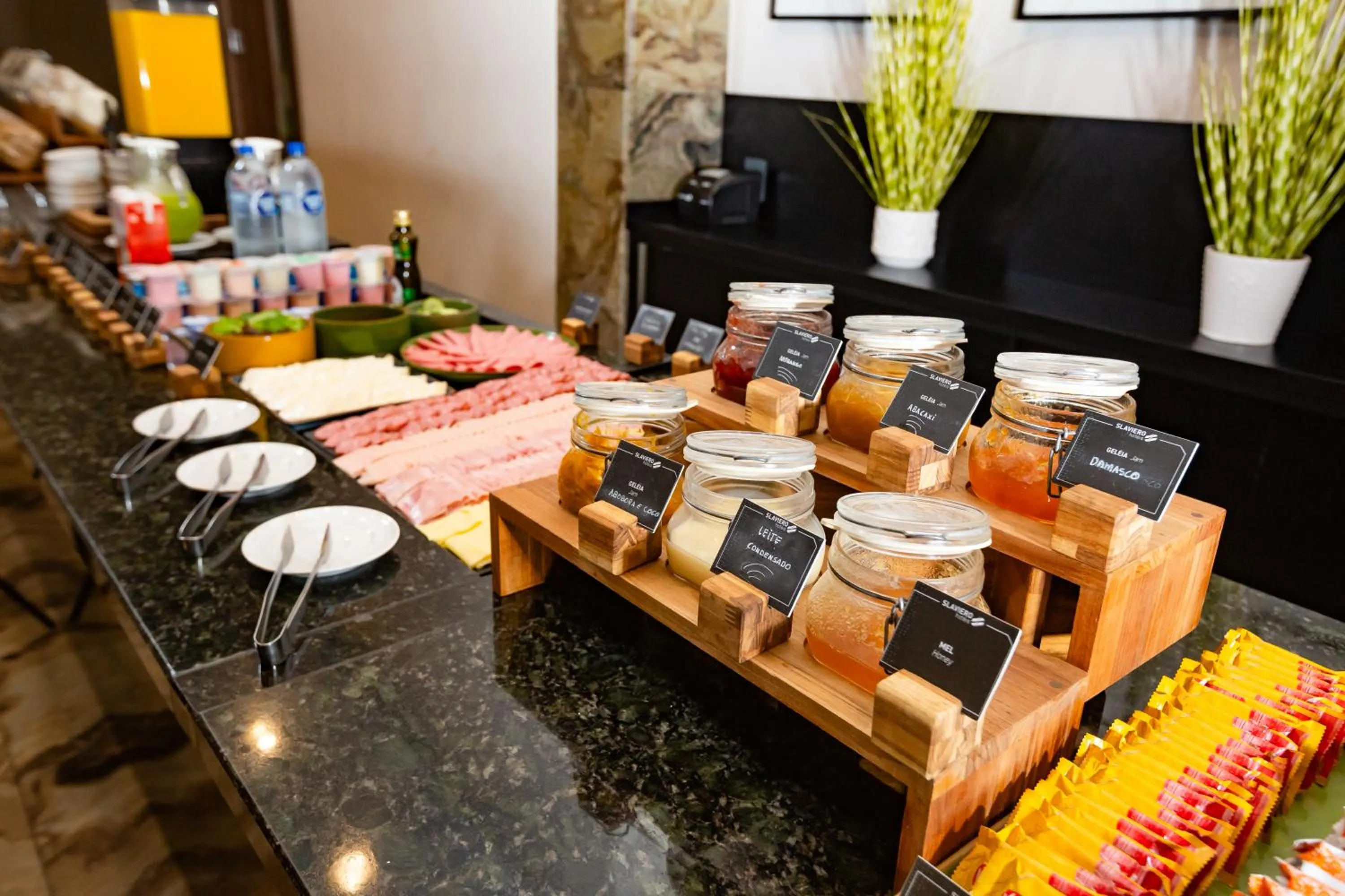 Breakfast in Slaviero Blumenau