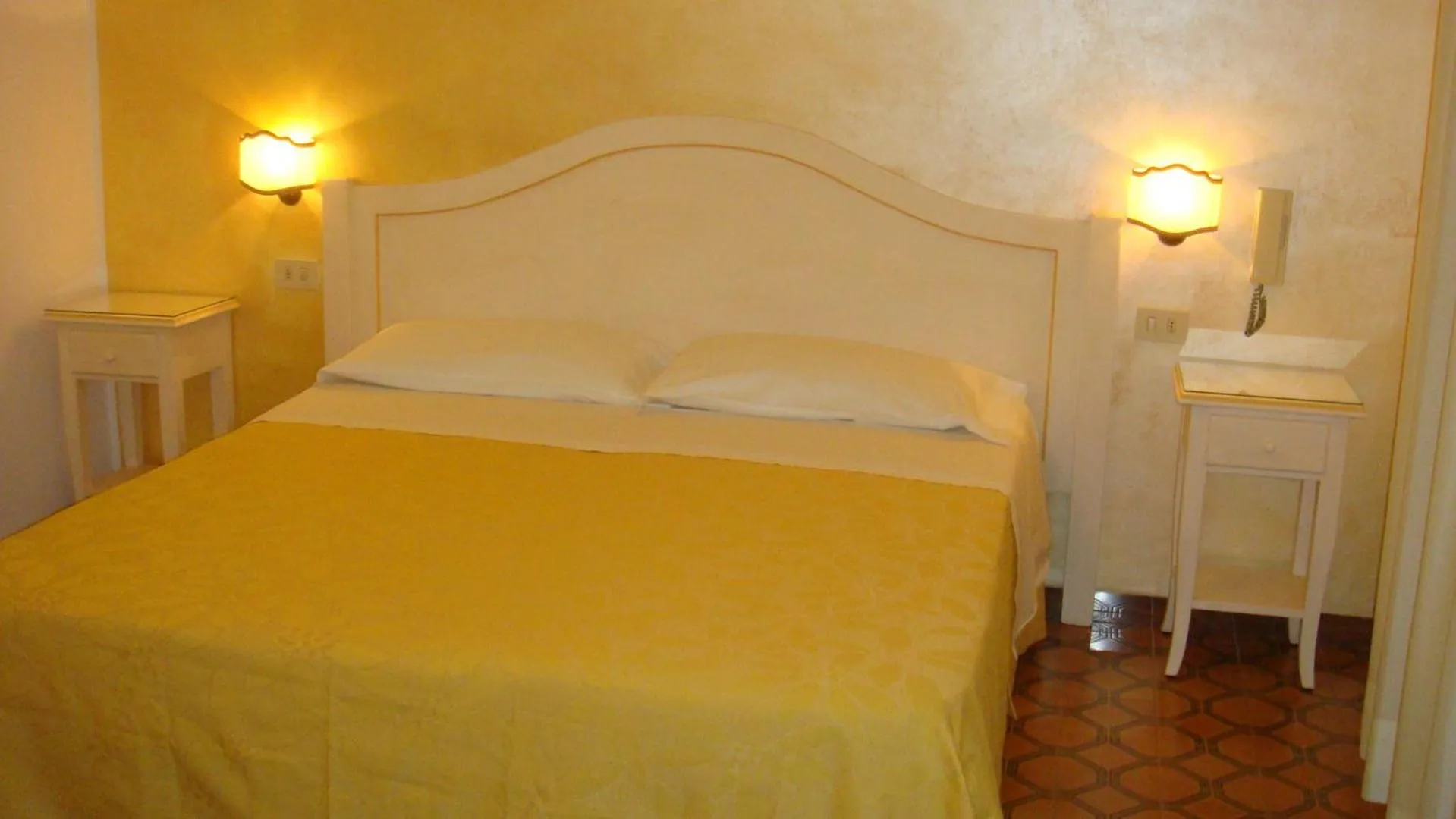 Bed in Hotel Del Capitano
