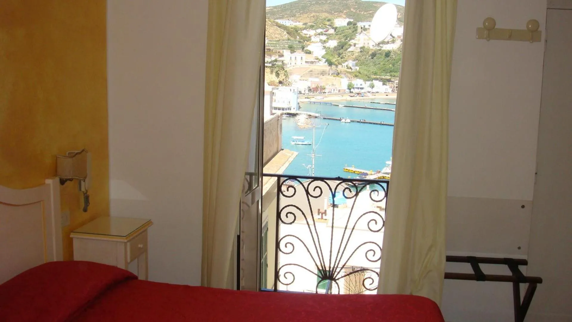 Day in Hotel Del Capitano