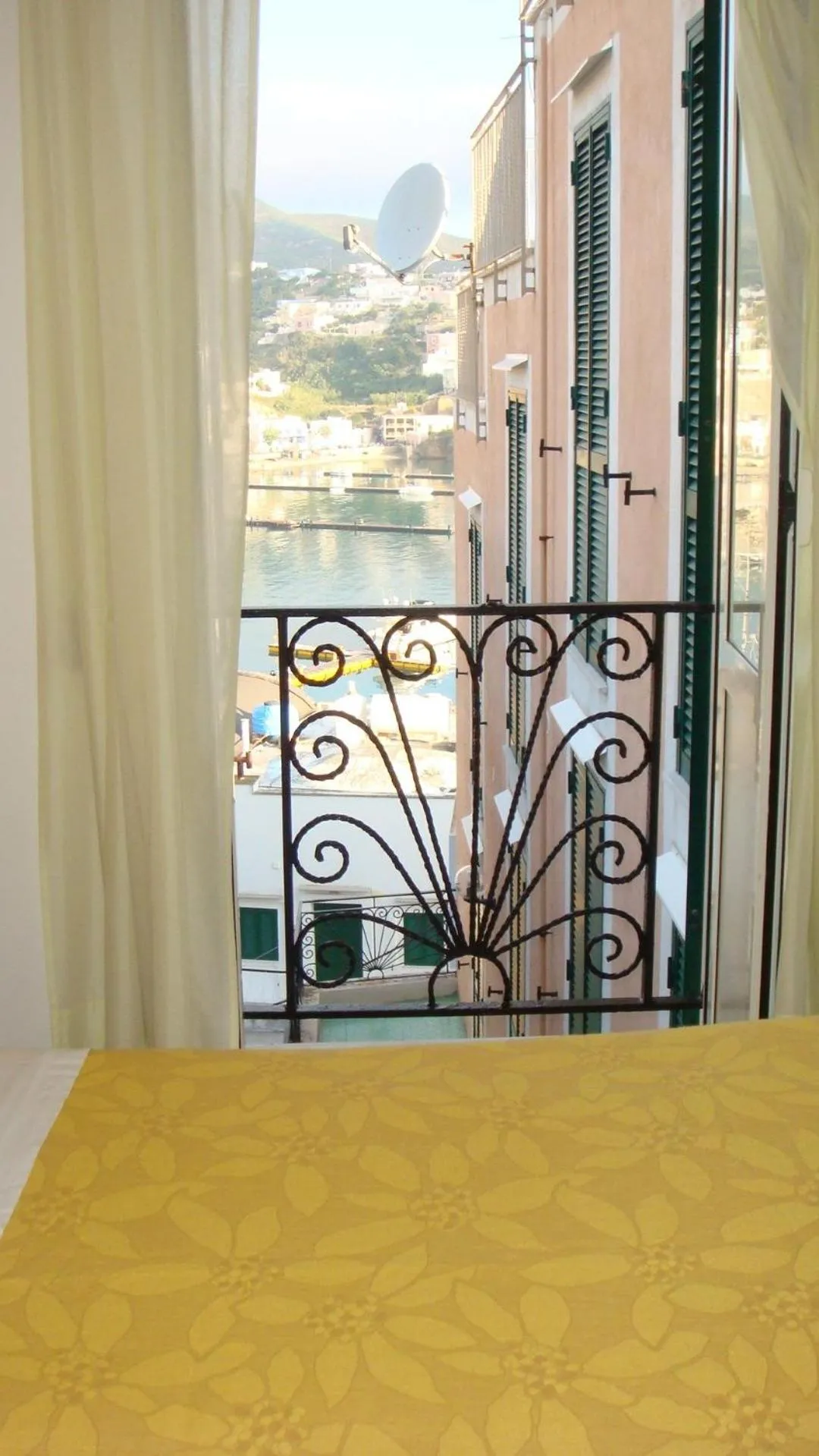 Day in Hotel Del Capitano