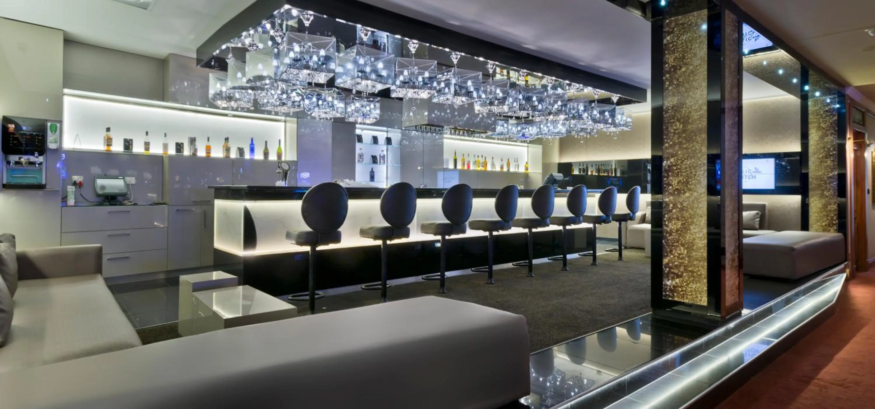 Lounge or bar in Avani Windhoek Hotel & Casino