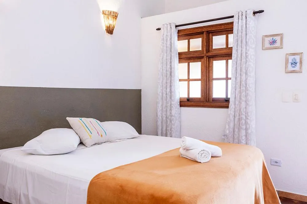 Photo of the whole room, Bed in Pousada In Bali - Maresias