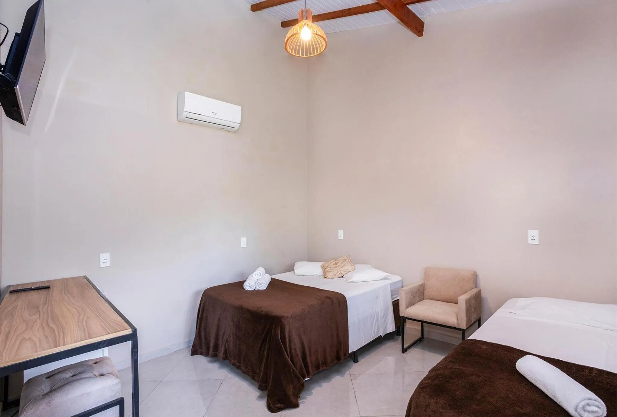 Photo of the whole room, Bed in Pousada In Bali - Maresias