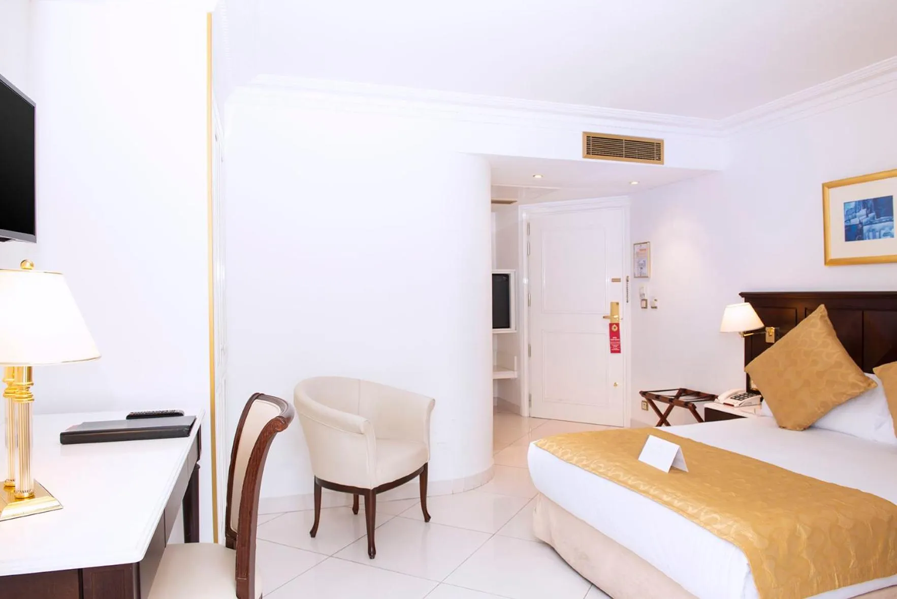 Bedroom, Bed in Hôtel West End Promenade