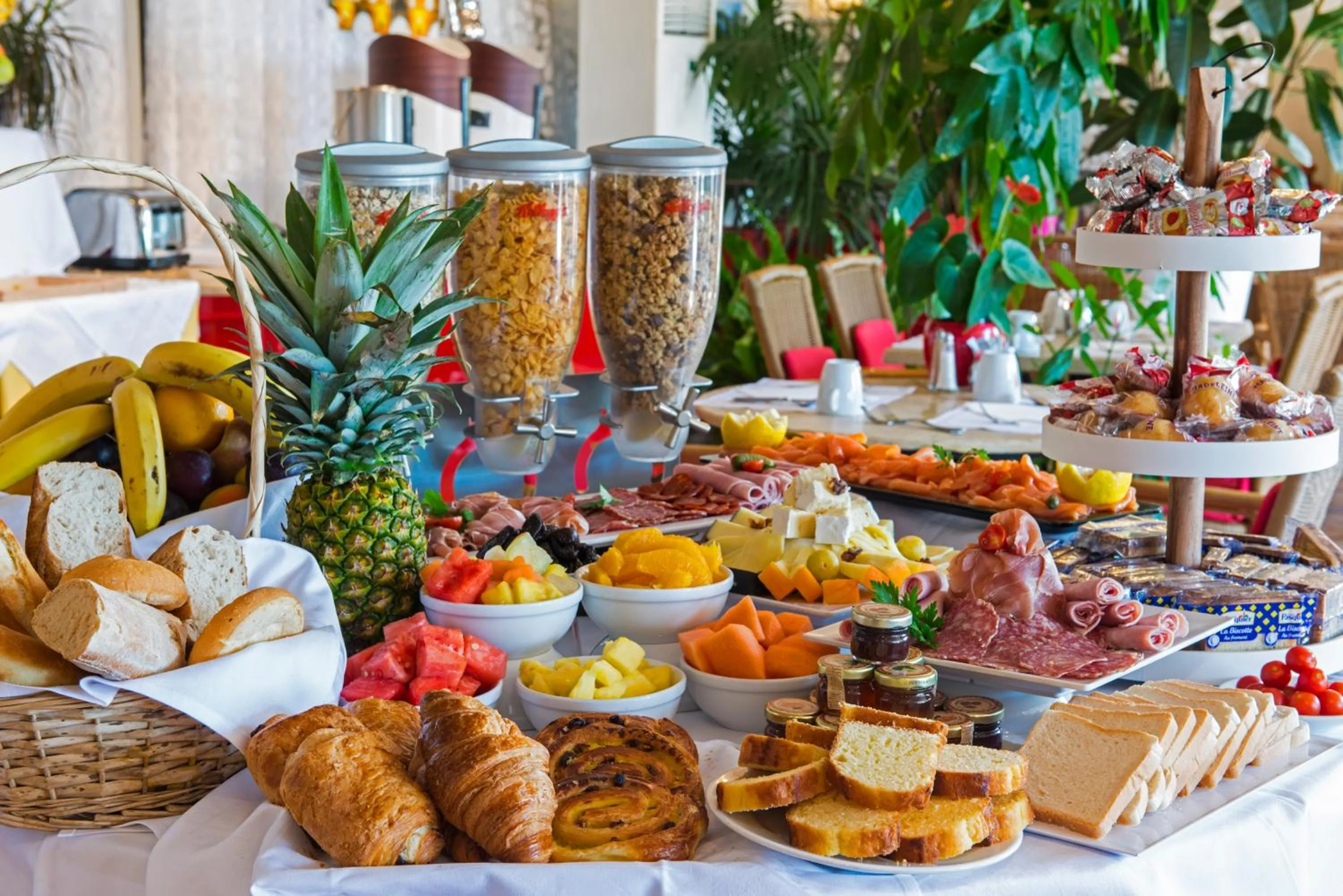 Breakfast in Hôtel West End Promenade