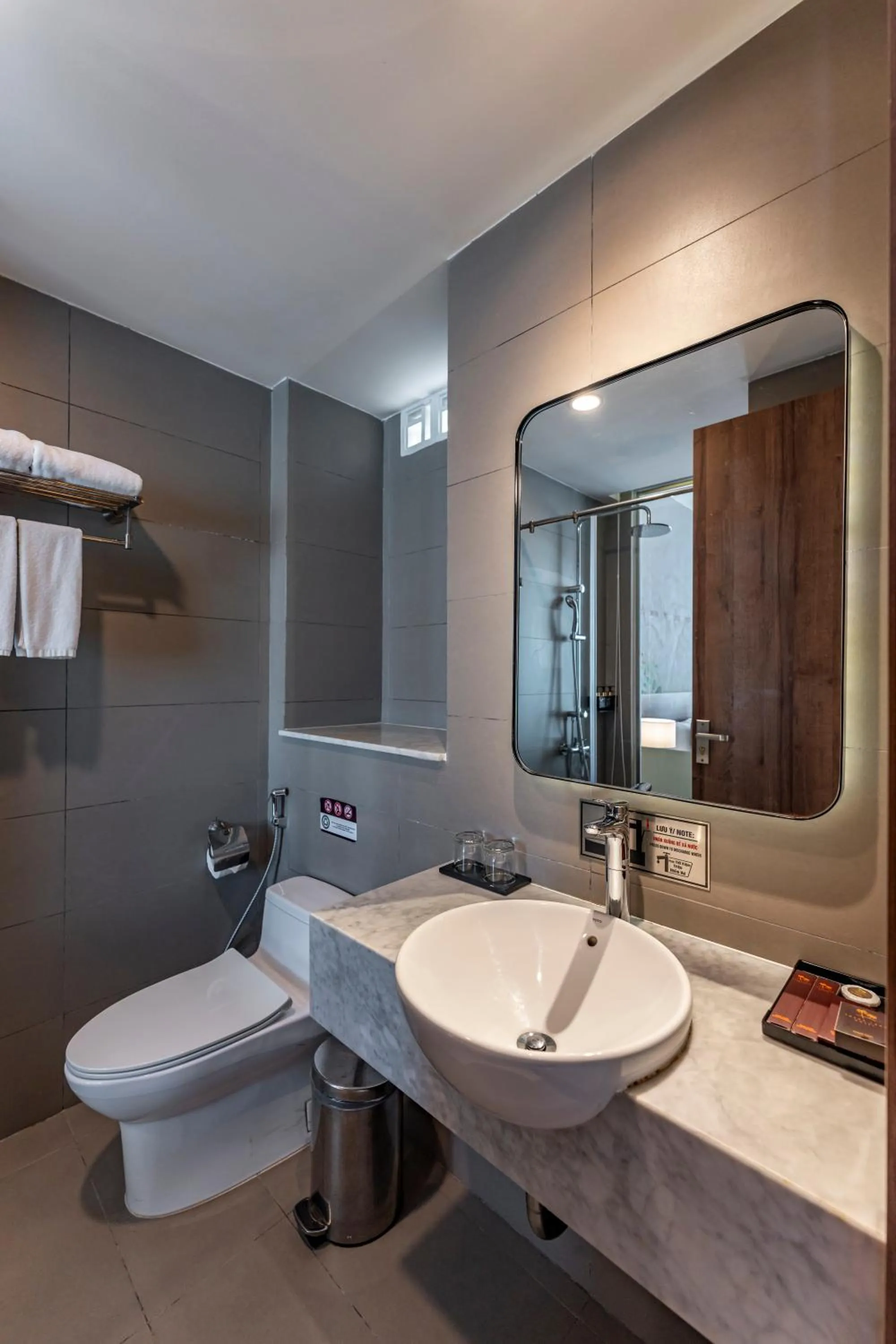 Bathroom in Thanh Long Hotel - Tra Khuc