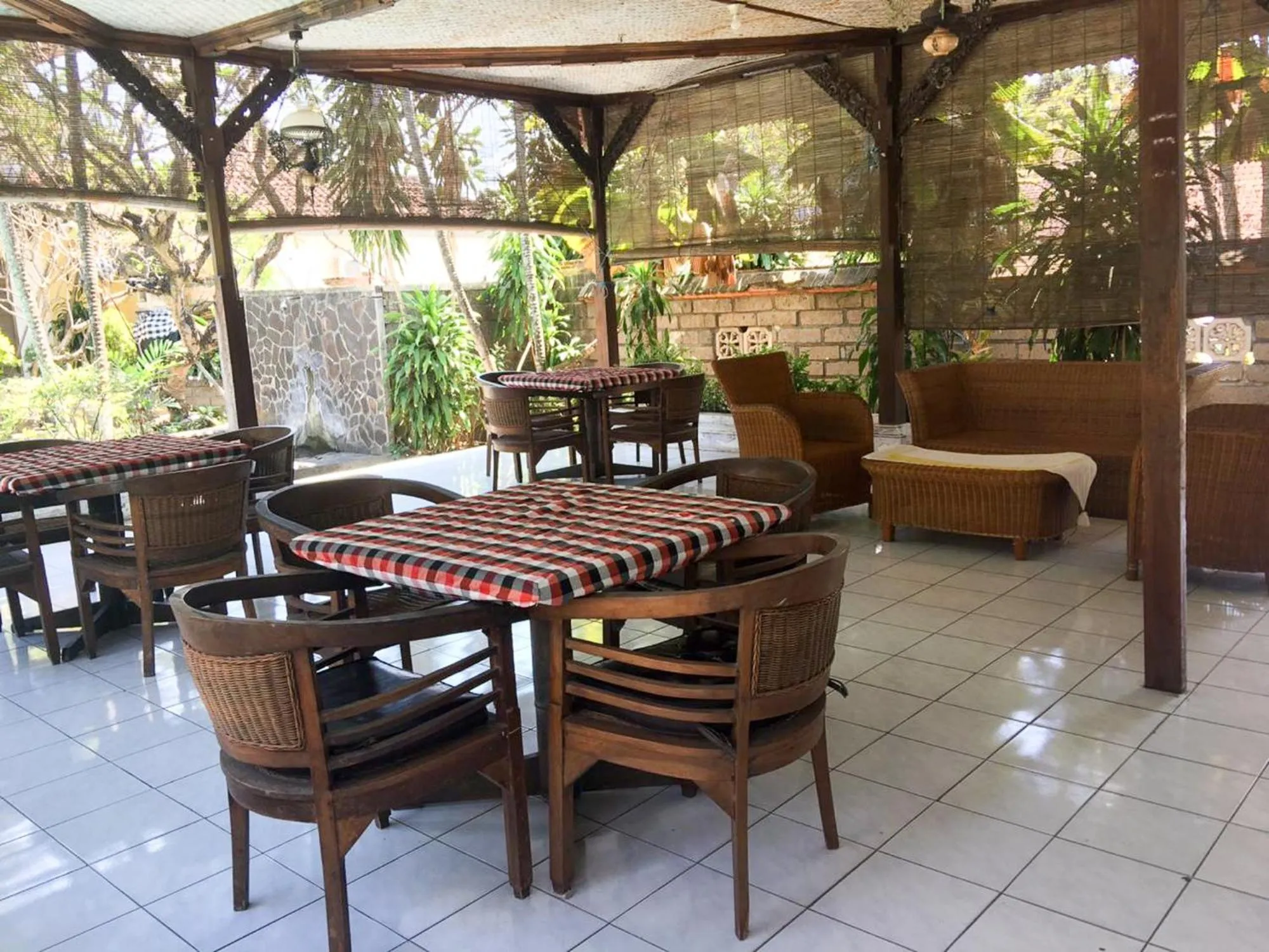 Restaurant/places to eat in Sari Bali Resort