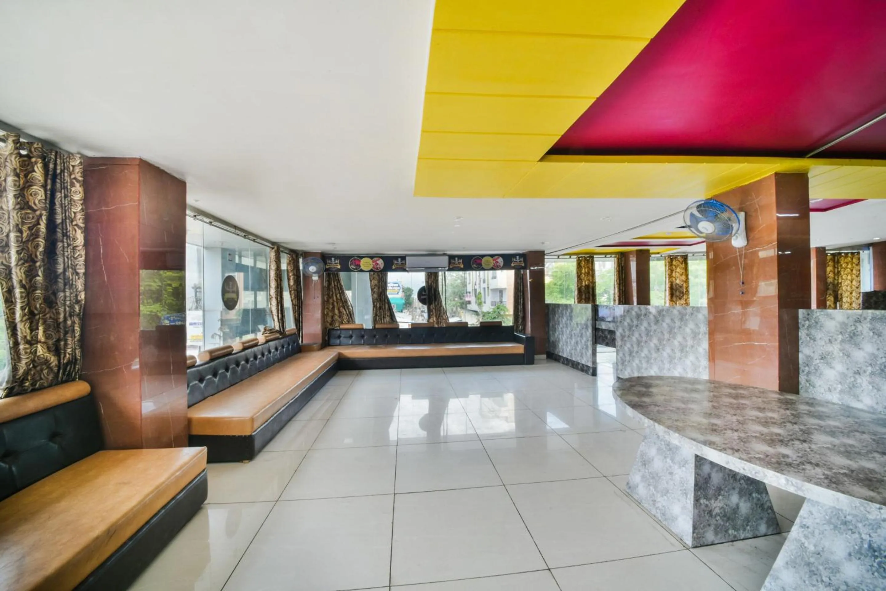 Lobby or reception in Hotel O King's Palace