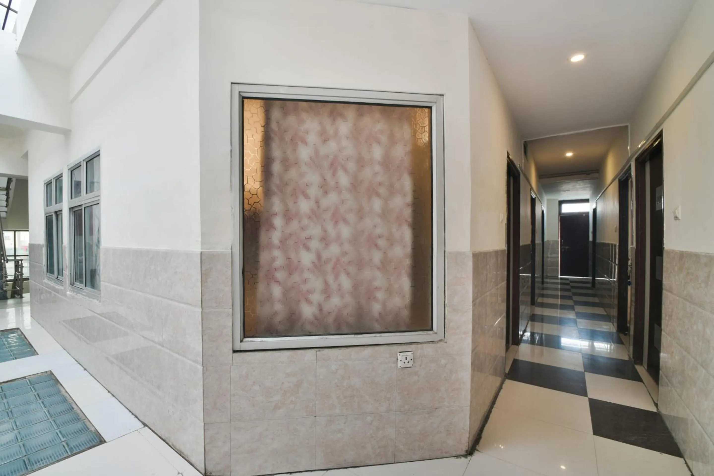 Lobby or reception in Hotel O King's Palace