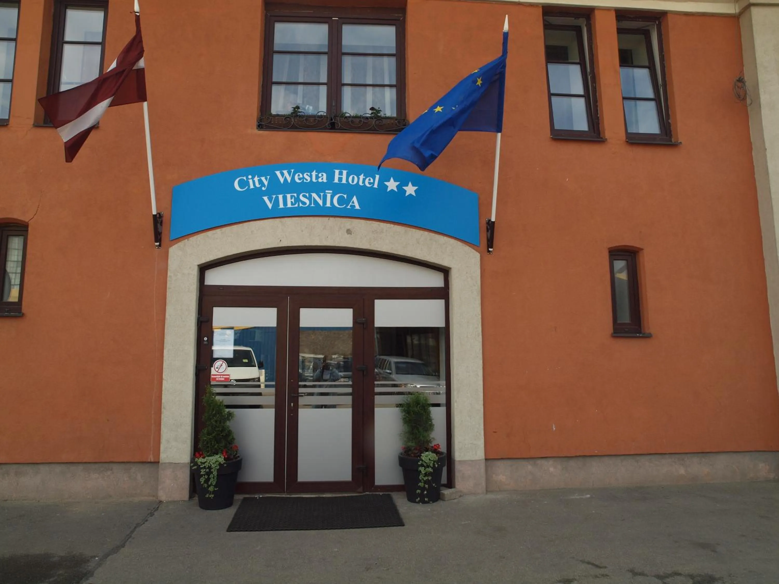 Facade/entrance in City Westa Hotel