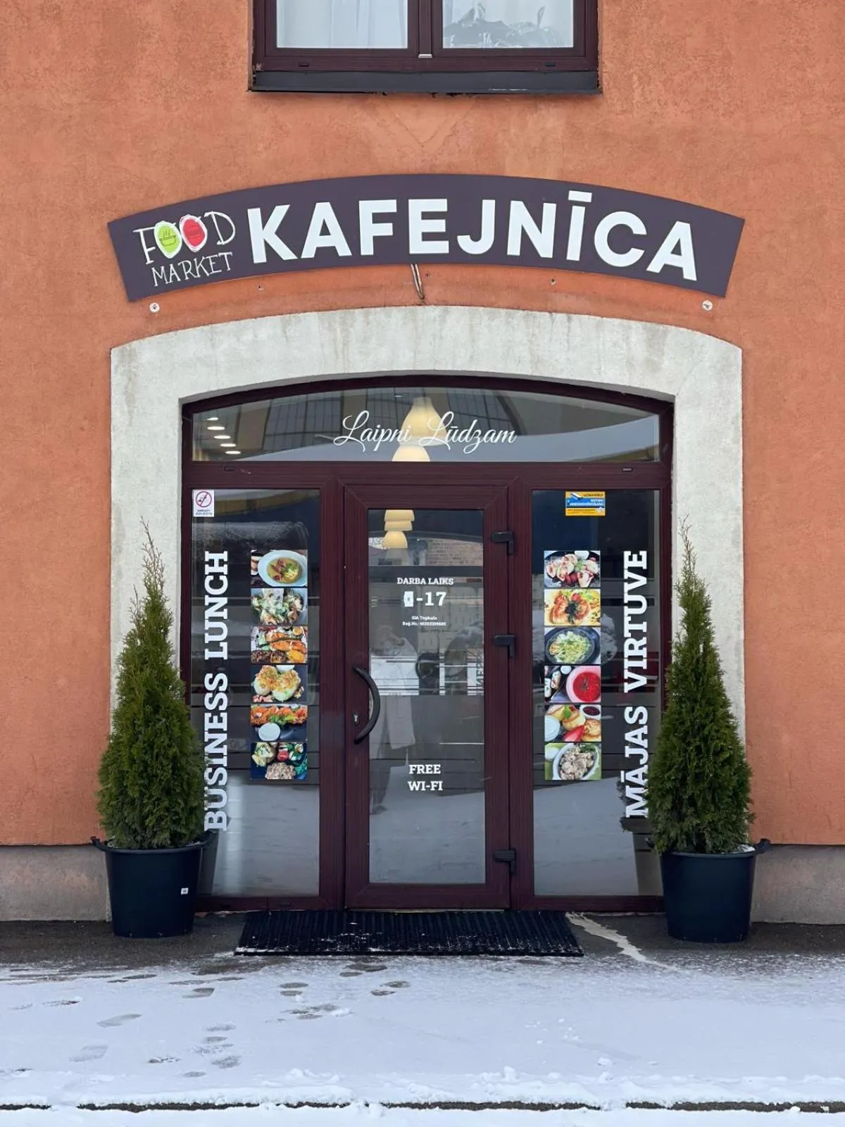 Restaurant/places to eat in City Westa Hotel