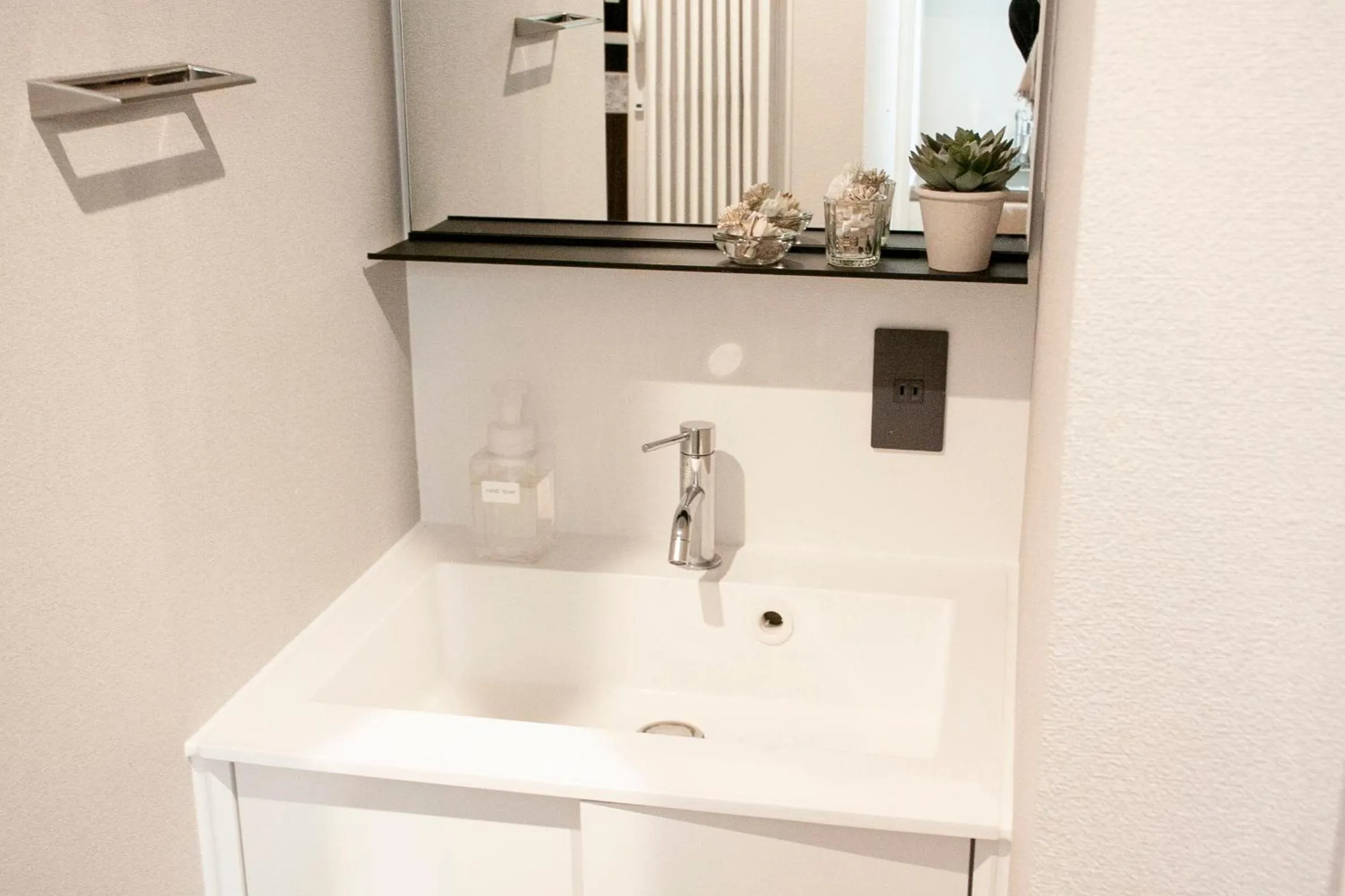 Photo of the whole room in UCHI Living Stay ekolu