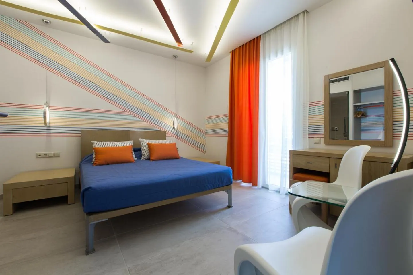 Photo of the whole room, Bed in Flisvos Royal Hotel & Suites