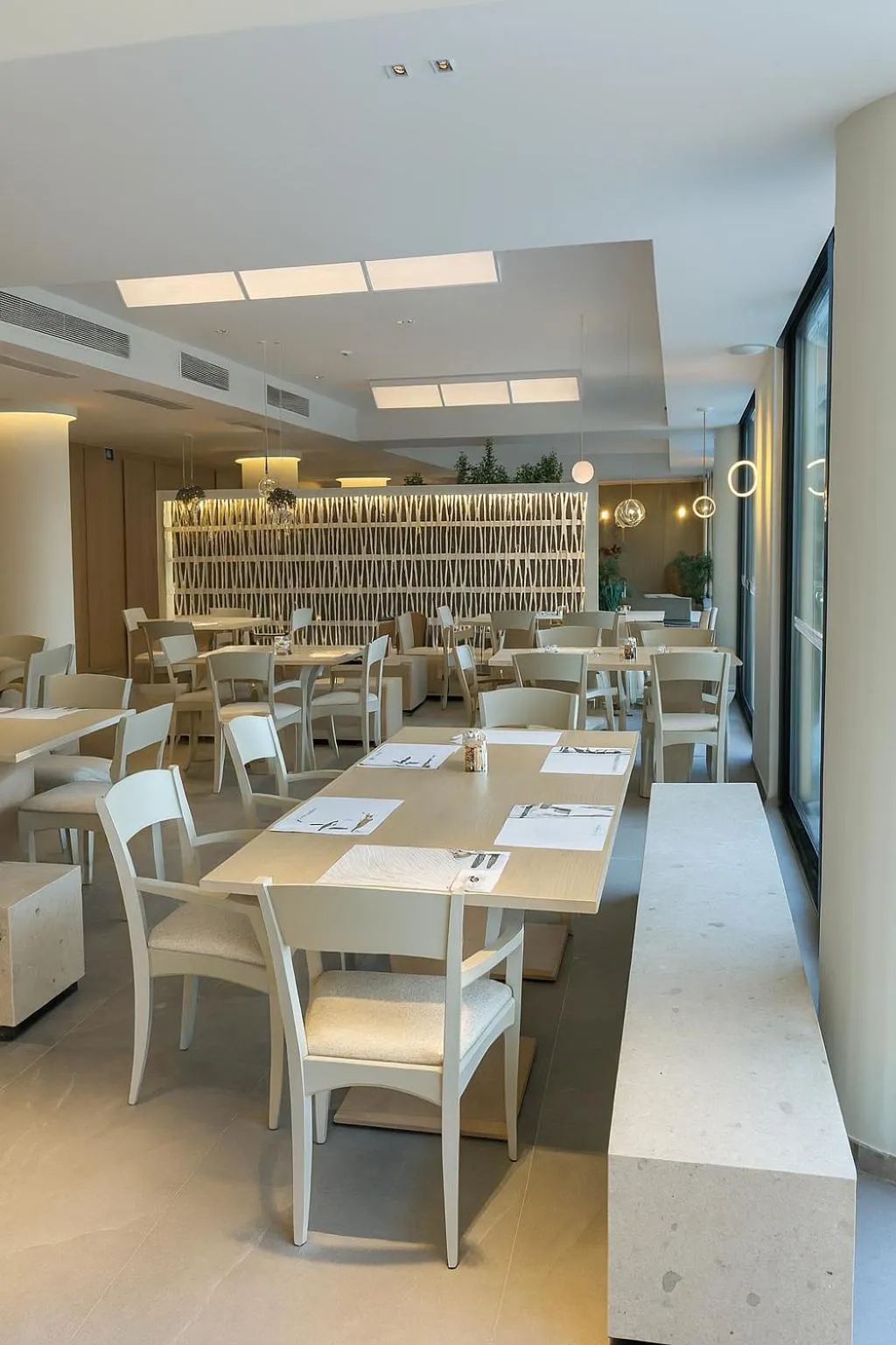 Property building in Flisvos Royal Hotel & Suites