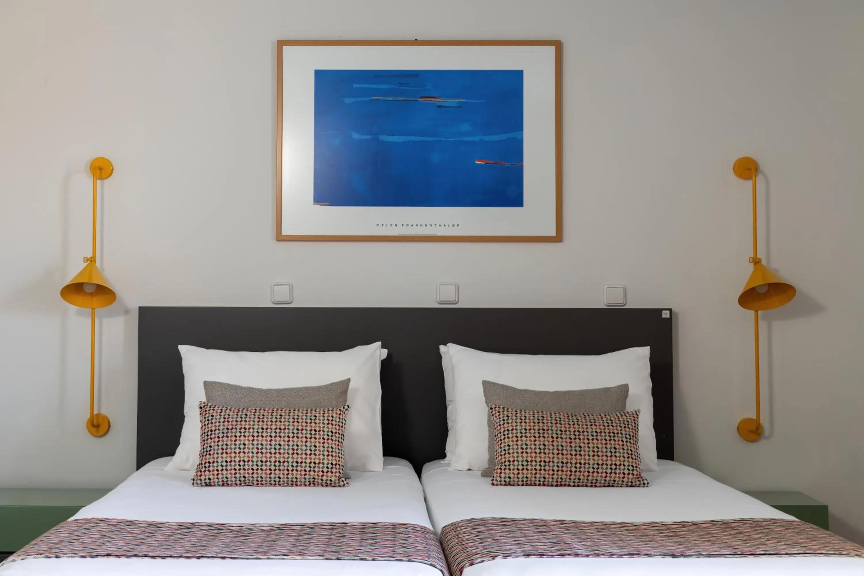 Bed in Flisvos Royal Hotel & Suites